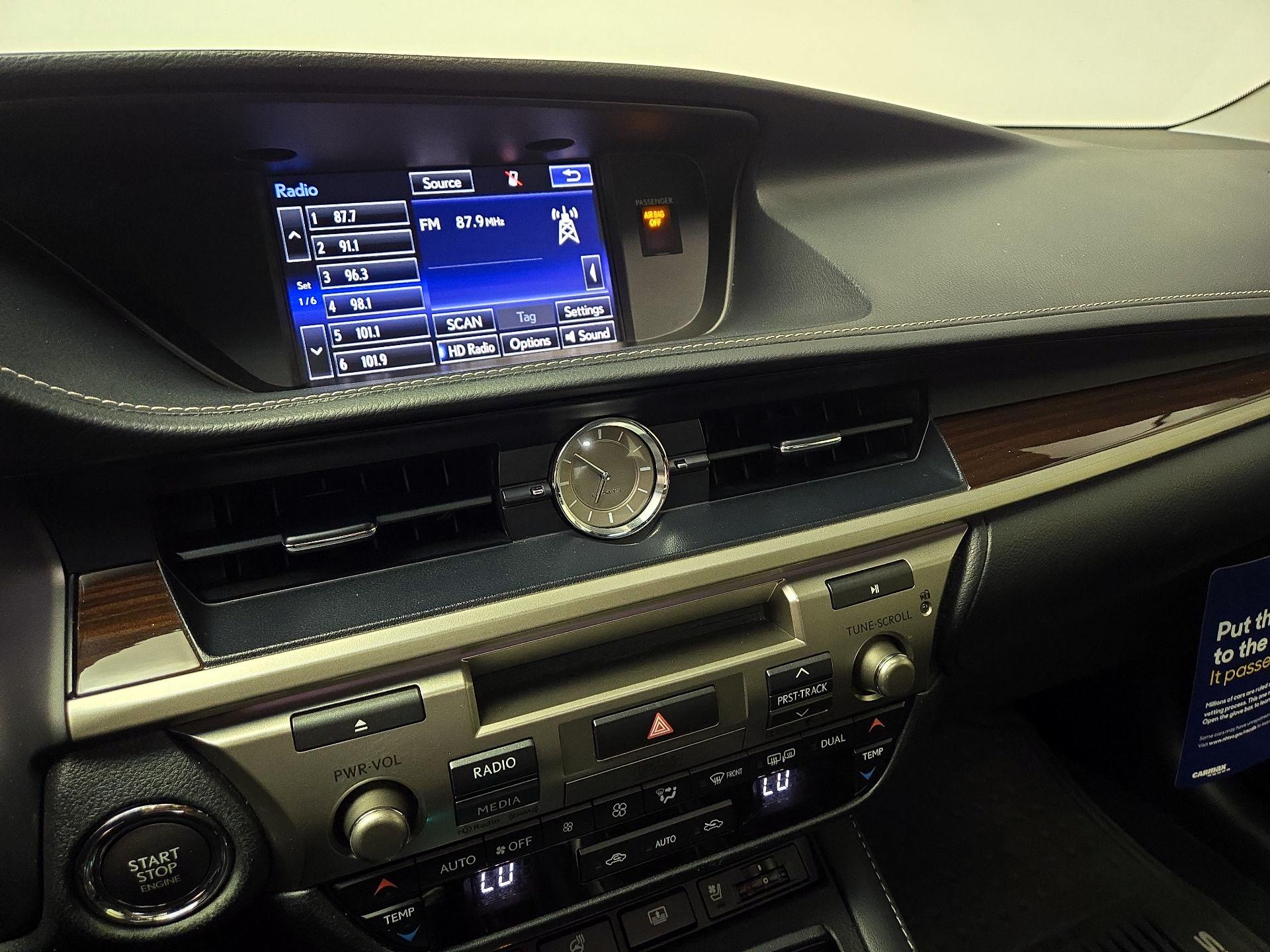 Thumbnail: 2016 Lexus ES - 16