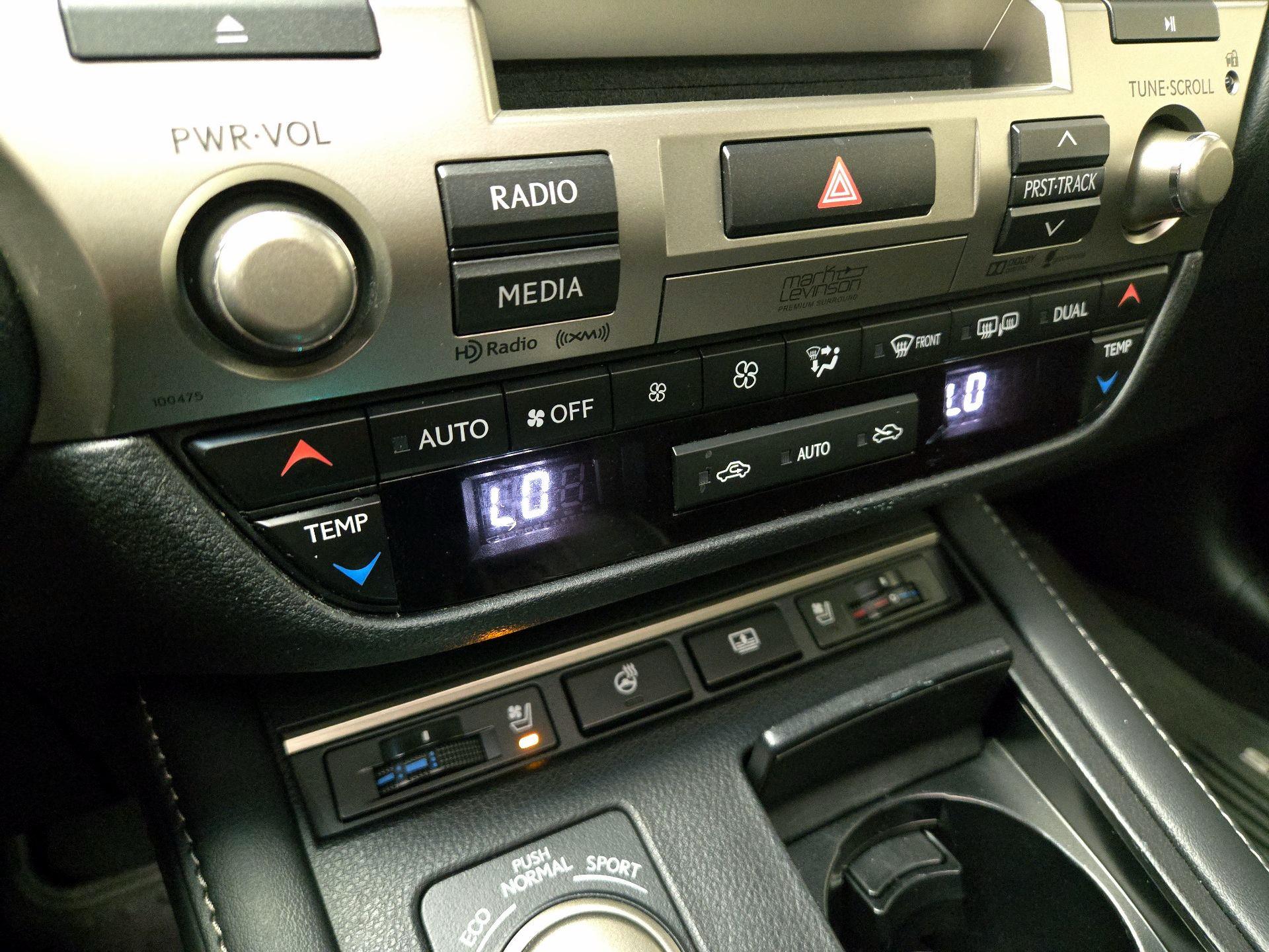 Thumbnail: 2016 Lexus ES - 17