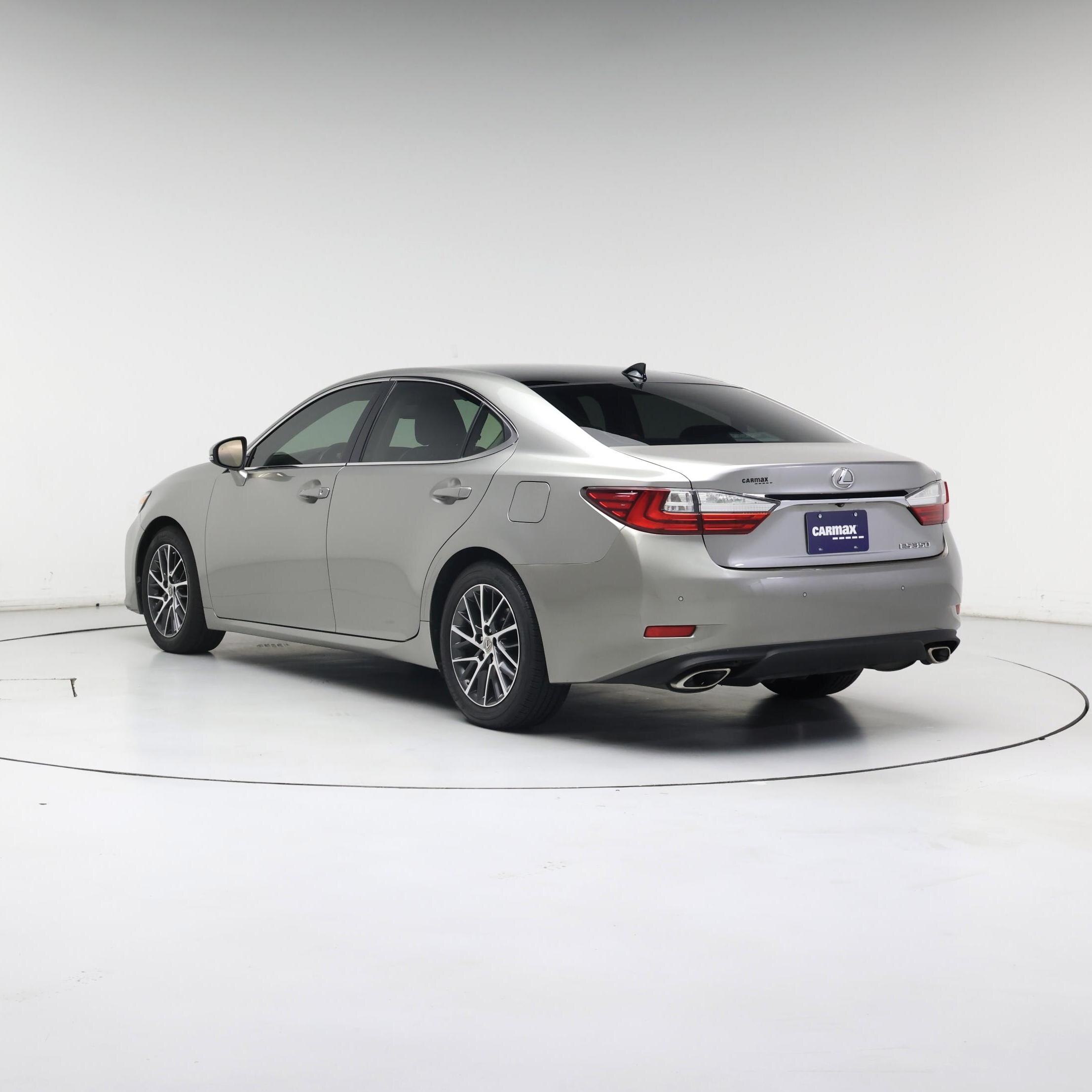Thumbnail: 2016 Lexus ES - 2
