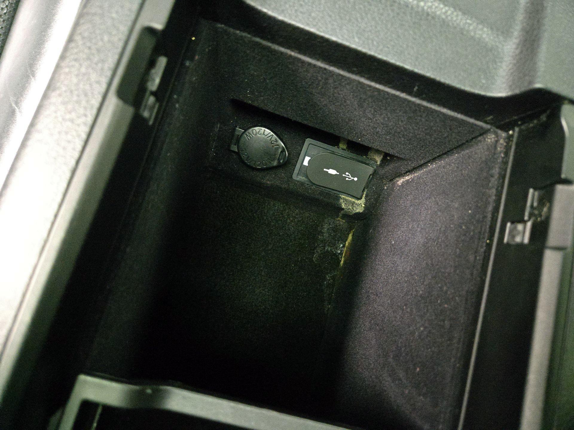 Thumbnail: 2016 Lexus ES - 19