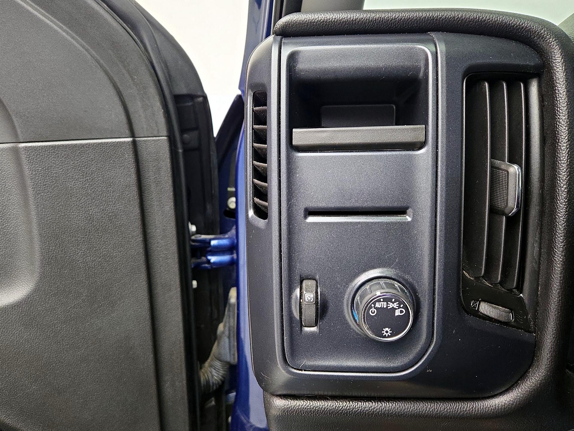 Thumbnail: 2016 Chevrolet Silverado 1500 - 13