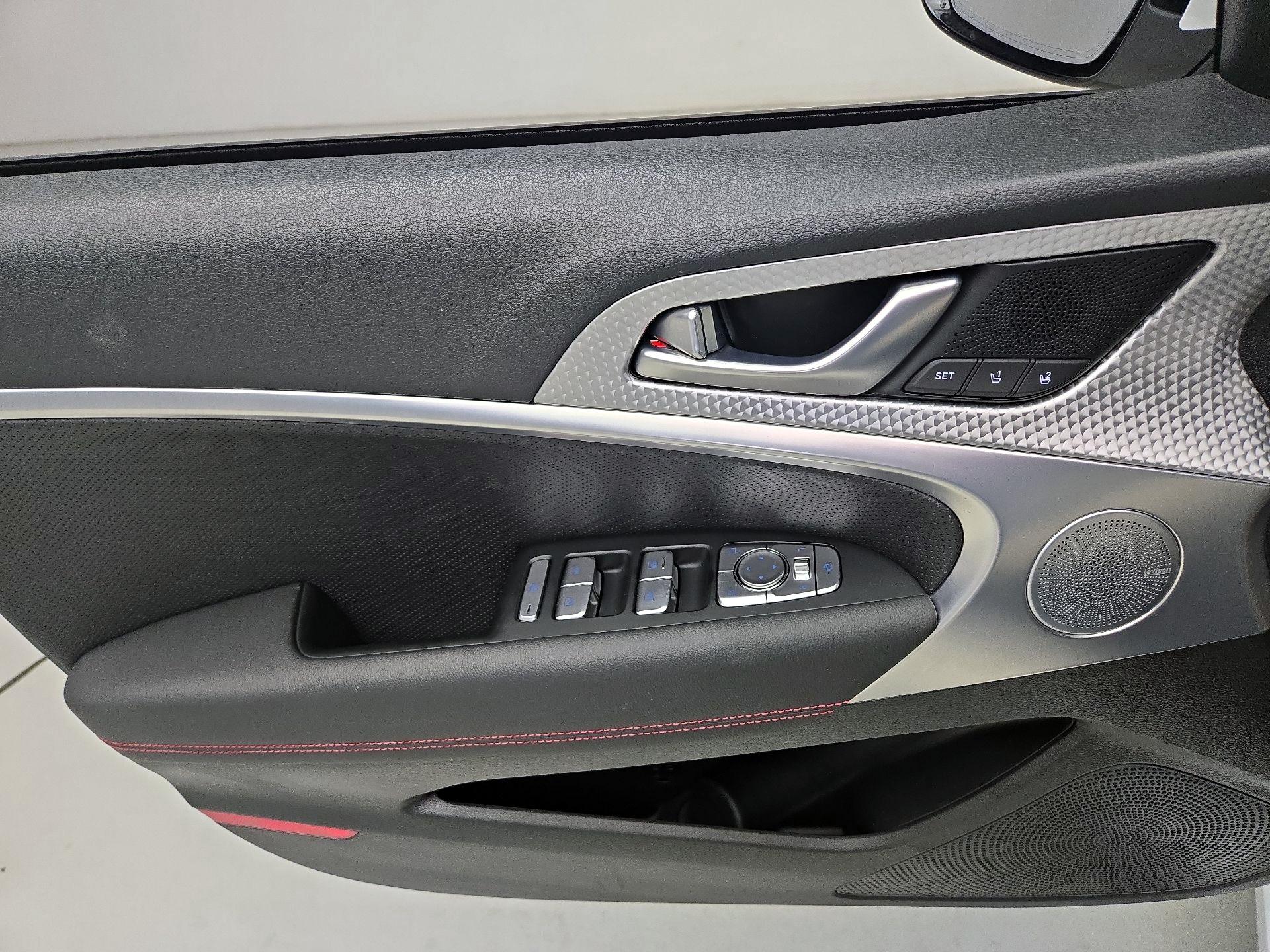 Thumbnail: 2023 Genesis G70 - 12