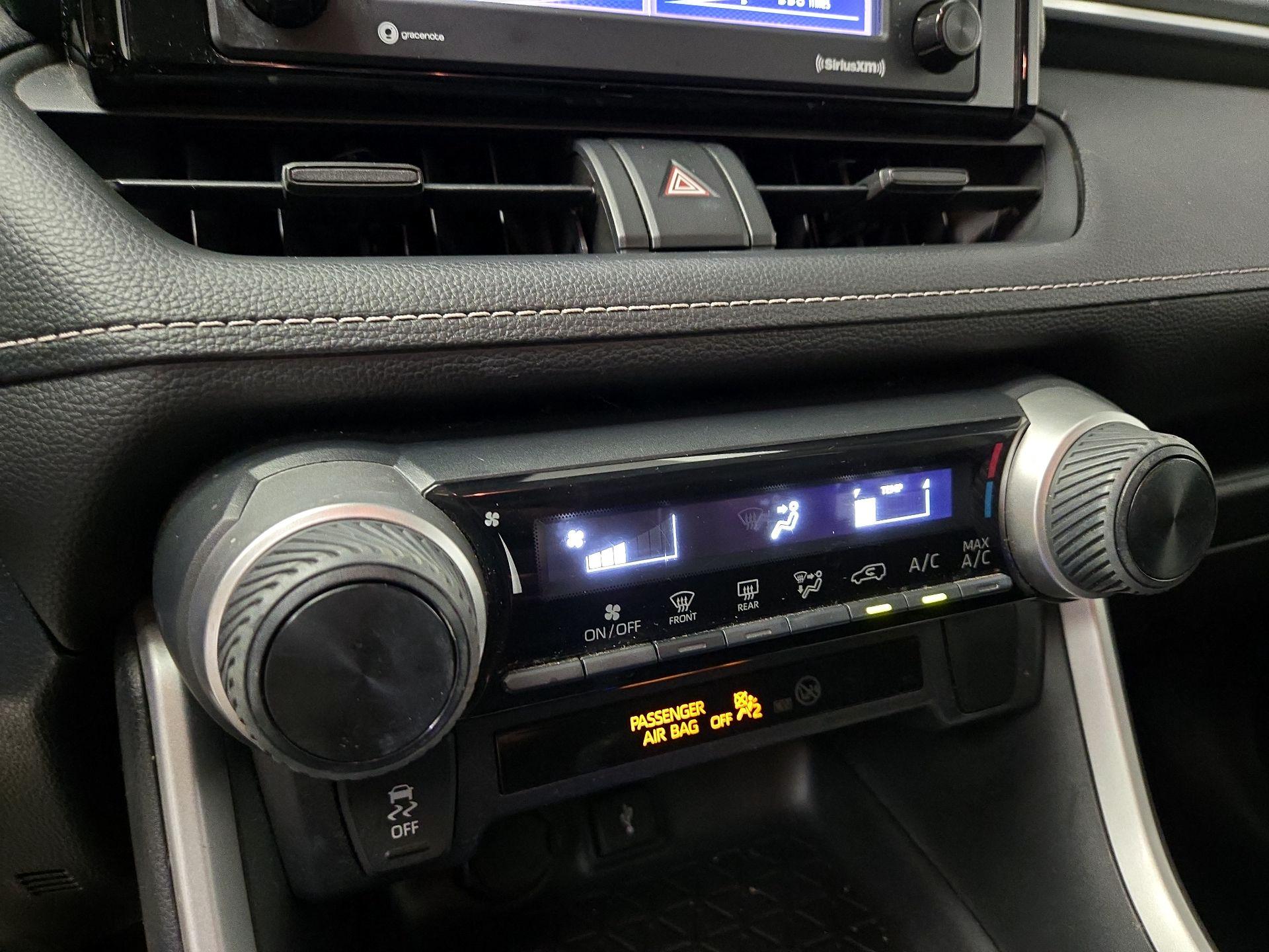 Thumbnail: 2020 Toyota RAV4 - 16