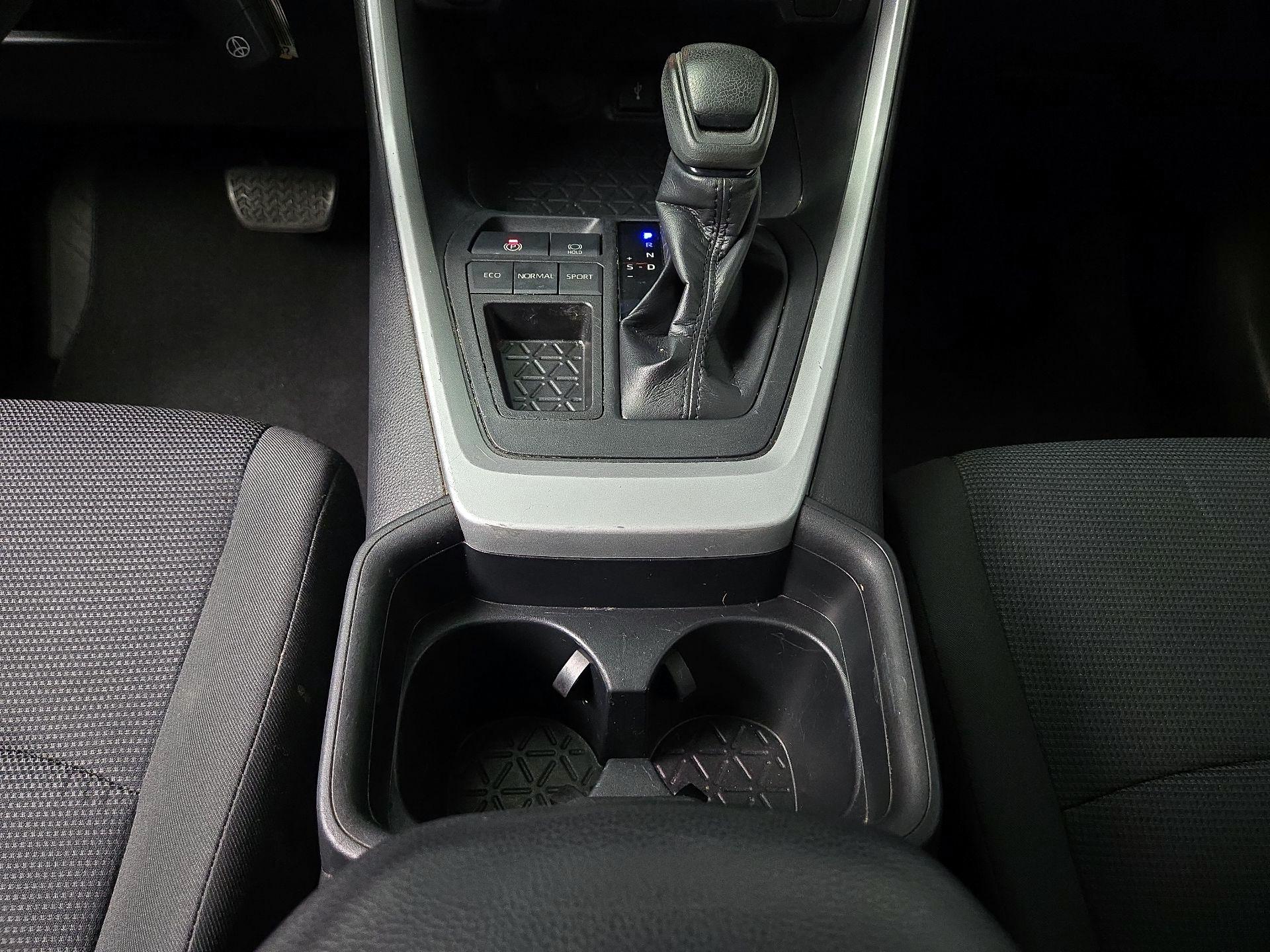Thumbnail: 2020 Toyota RAV4 - 17