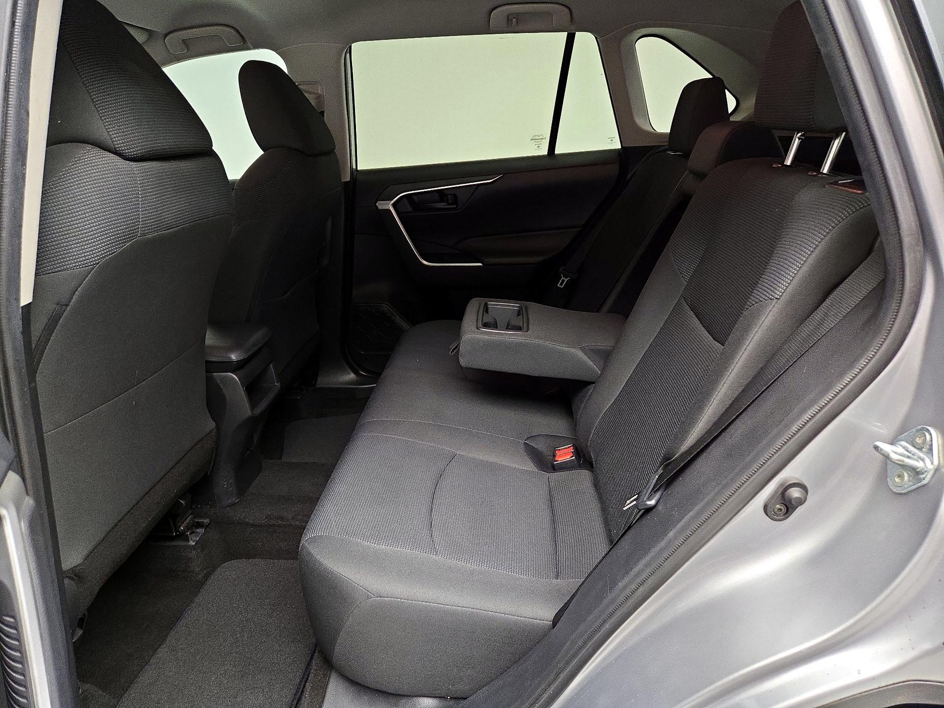 Thumbnail: 2020 Toyota RAV4 - 19