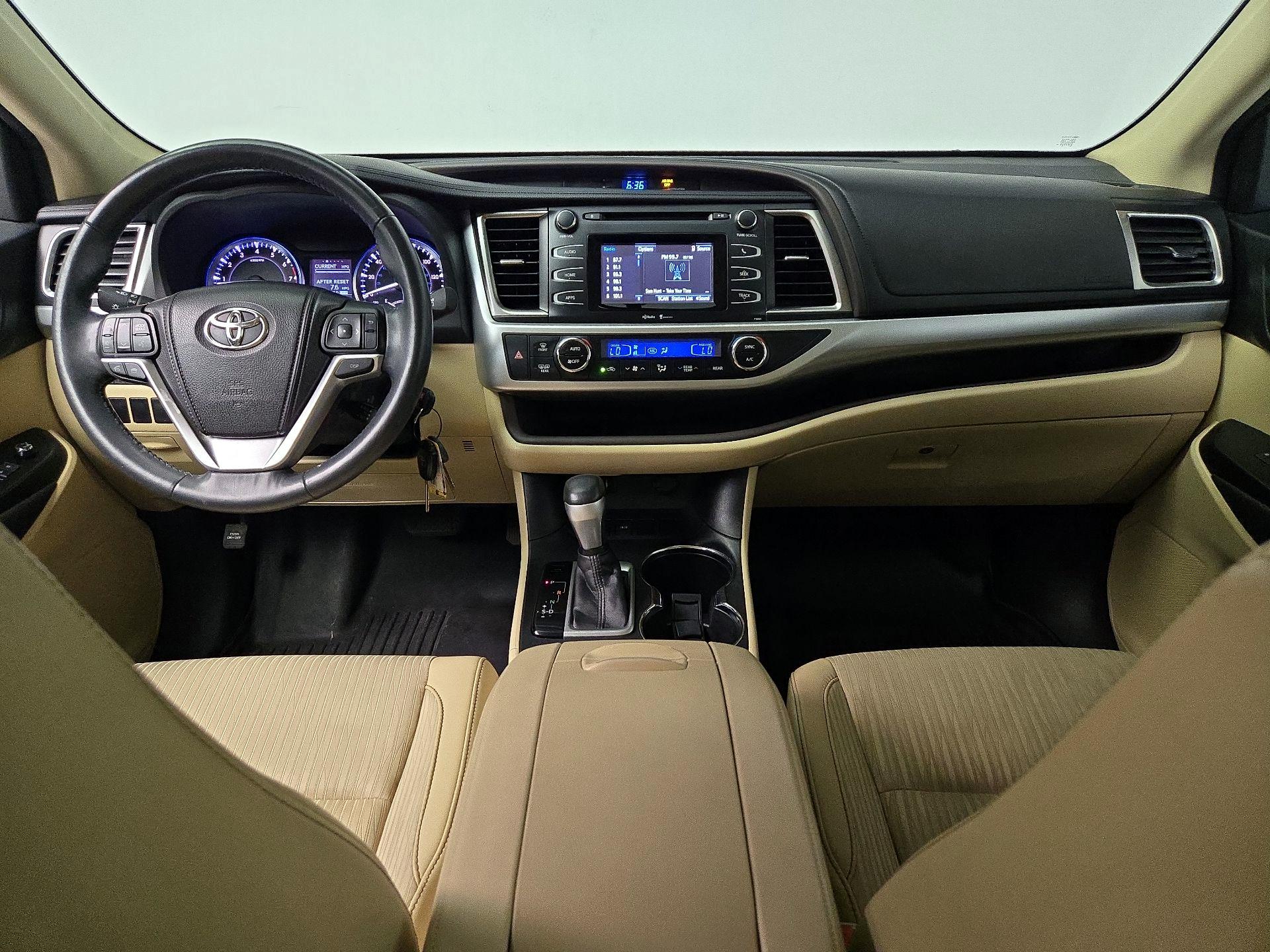 Thumbnail: 2014 Toyota Highlander - 9