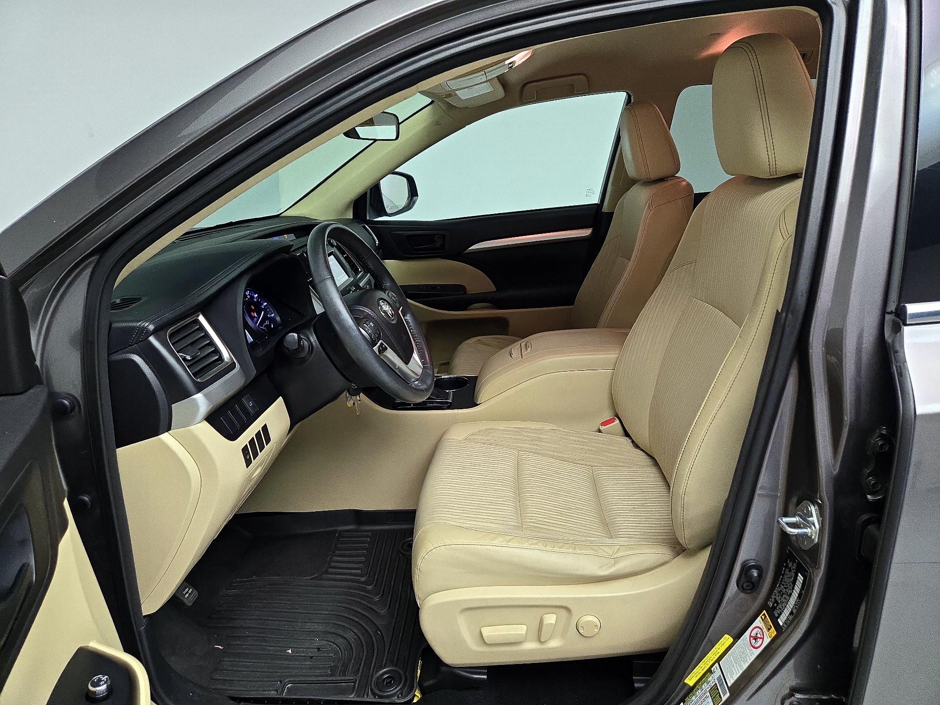 Thumbnail: 2014 Toyota Highlander - 11