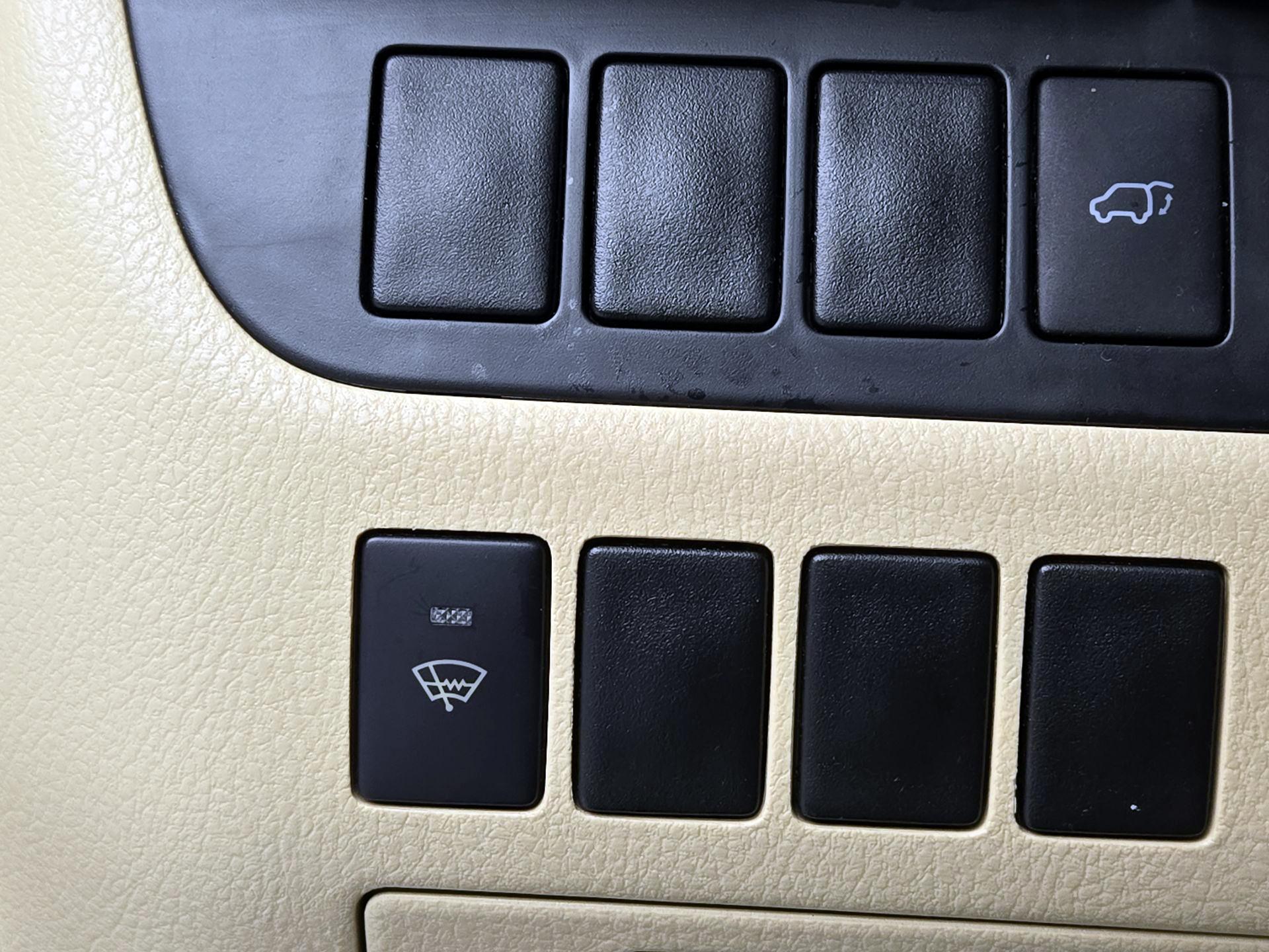 Thumbnail: 2014 Toyota Highlander - 13