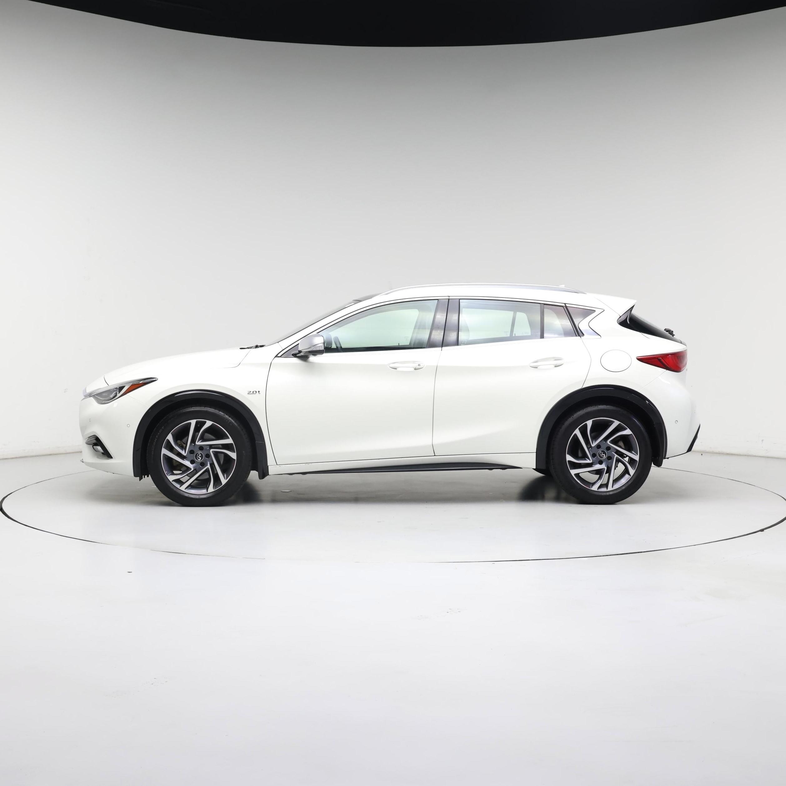 Thumbnail: 2018 INFINITI QX30 - 3