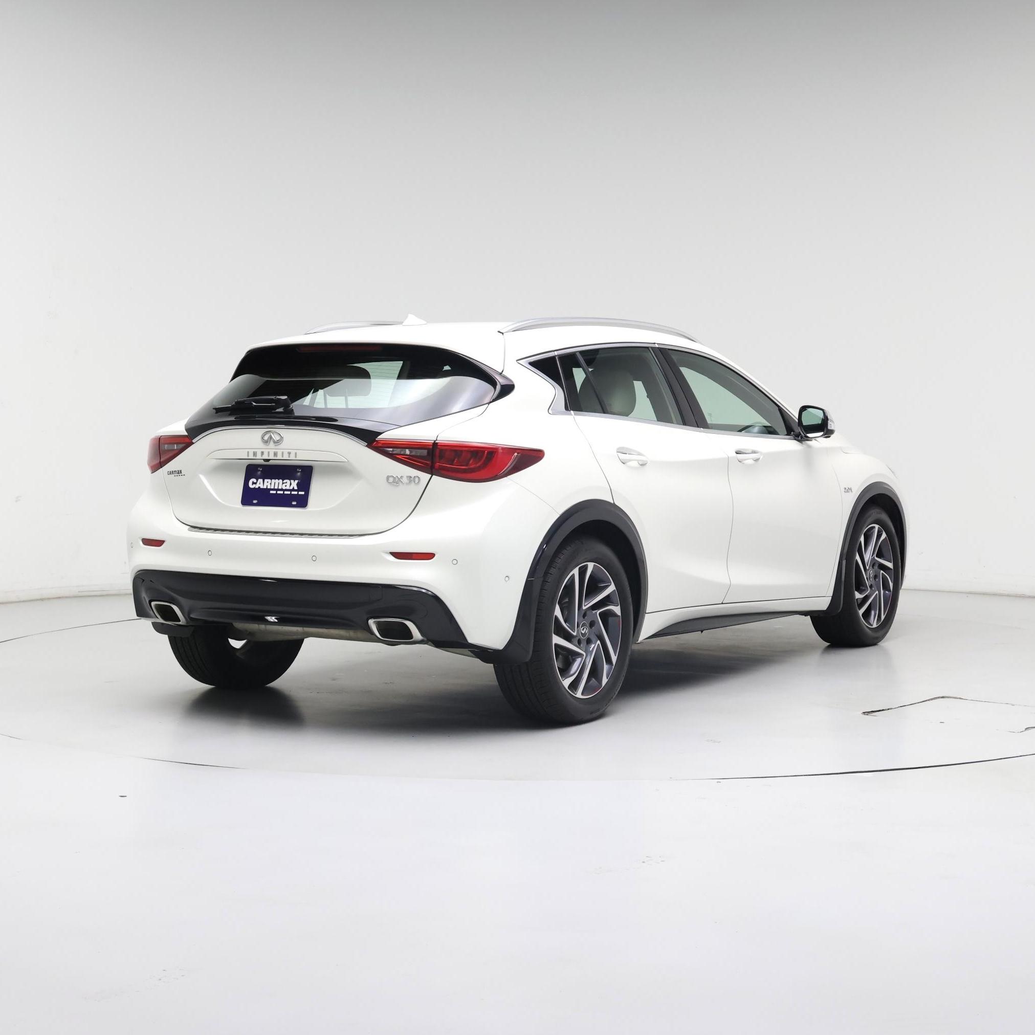 Thumbnail: 2018 INFINITI QX30 - 8