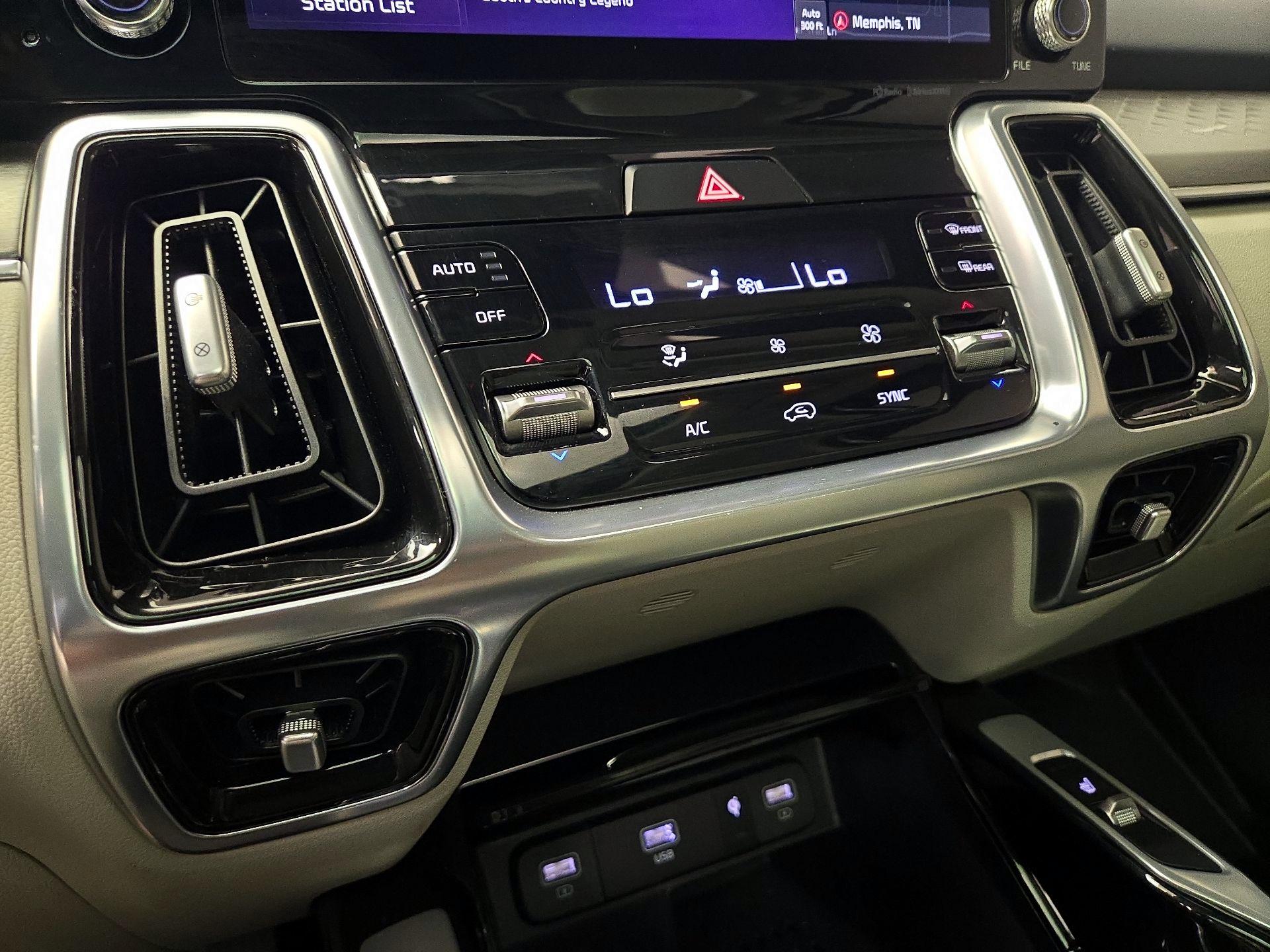 Thumbnail: 2022 Kia Sorento - 17