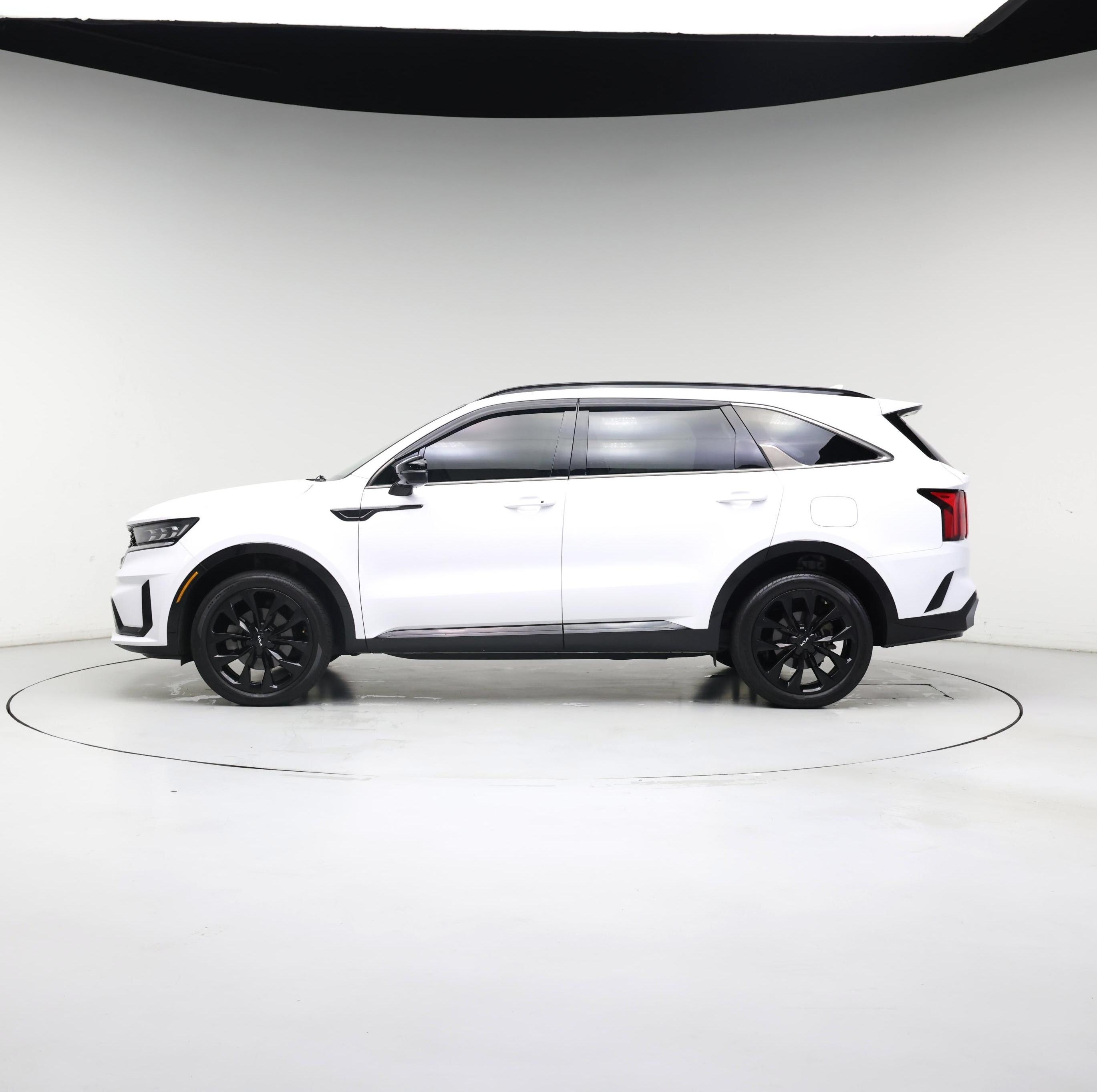 Thumbnail: 2022 Kia Sorento - 3