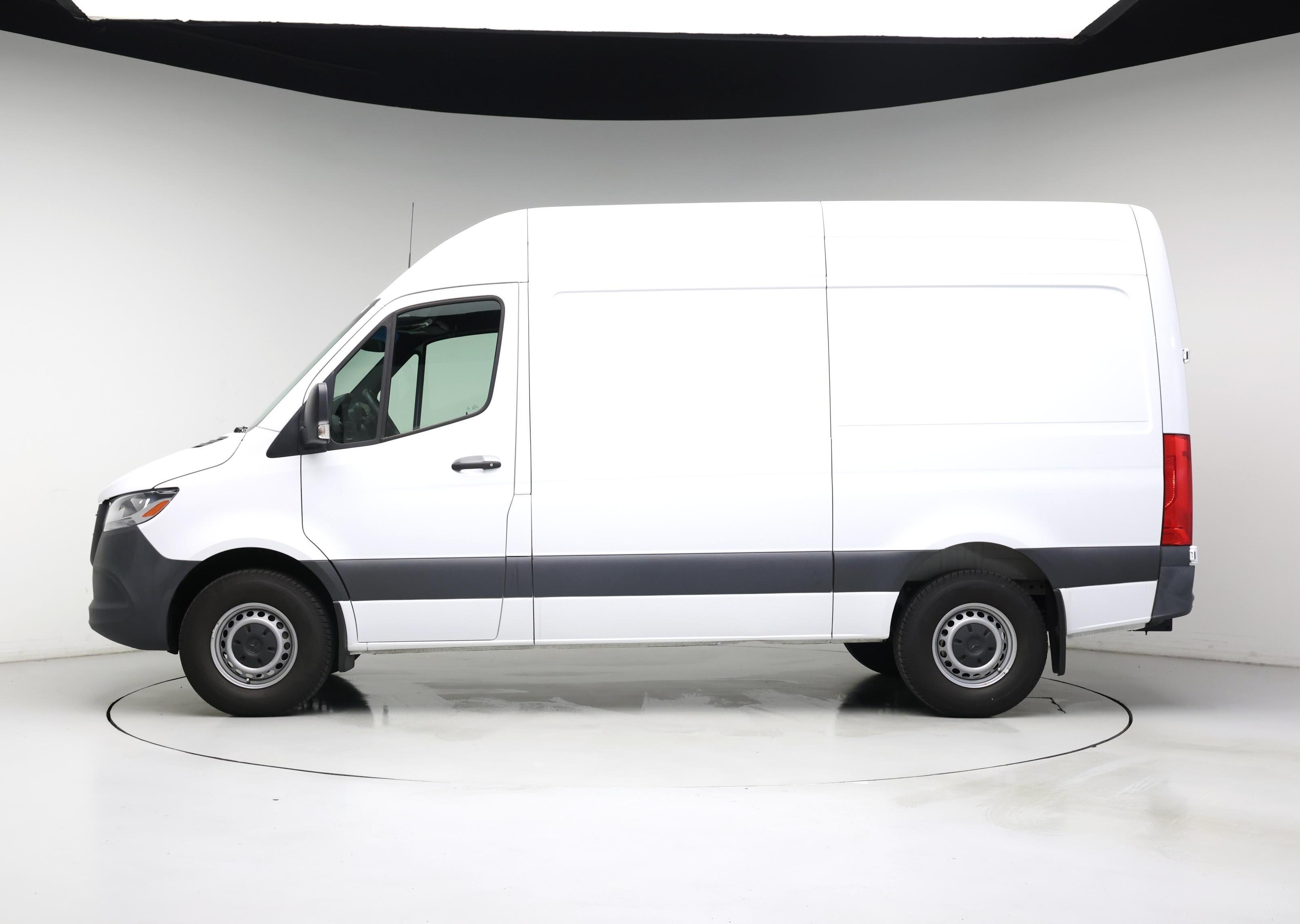 Thumbnail: 2023 Mercedes-Benz Sprinter - 3