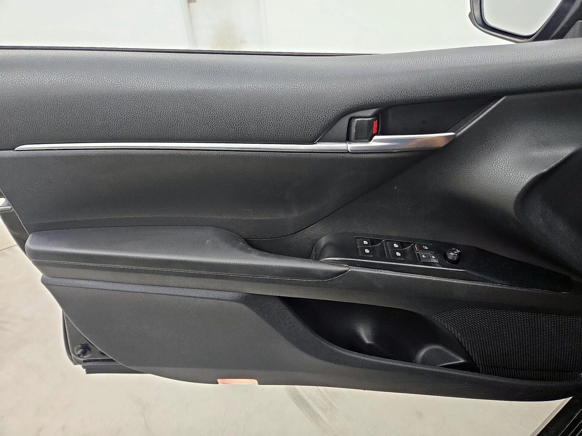 Thumbnail: 2019 Toyota Camry - 12