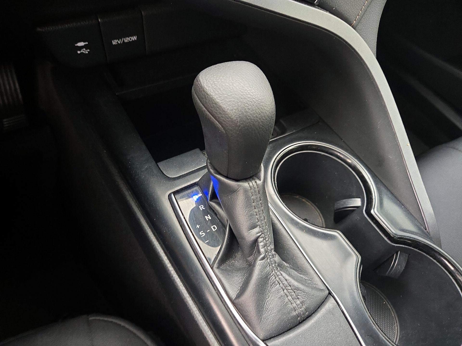 Thumbnail: 2019 Toyota Camry - 17