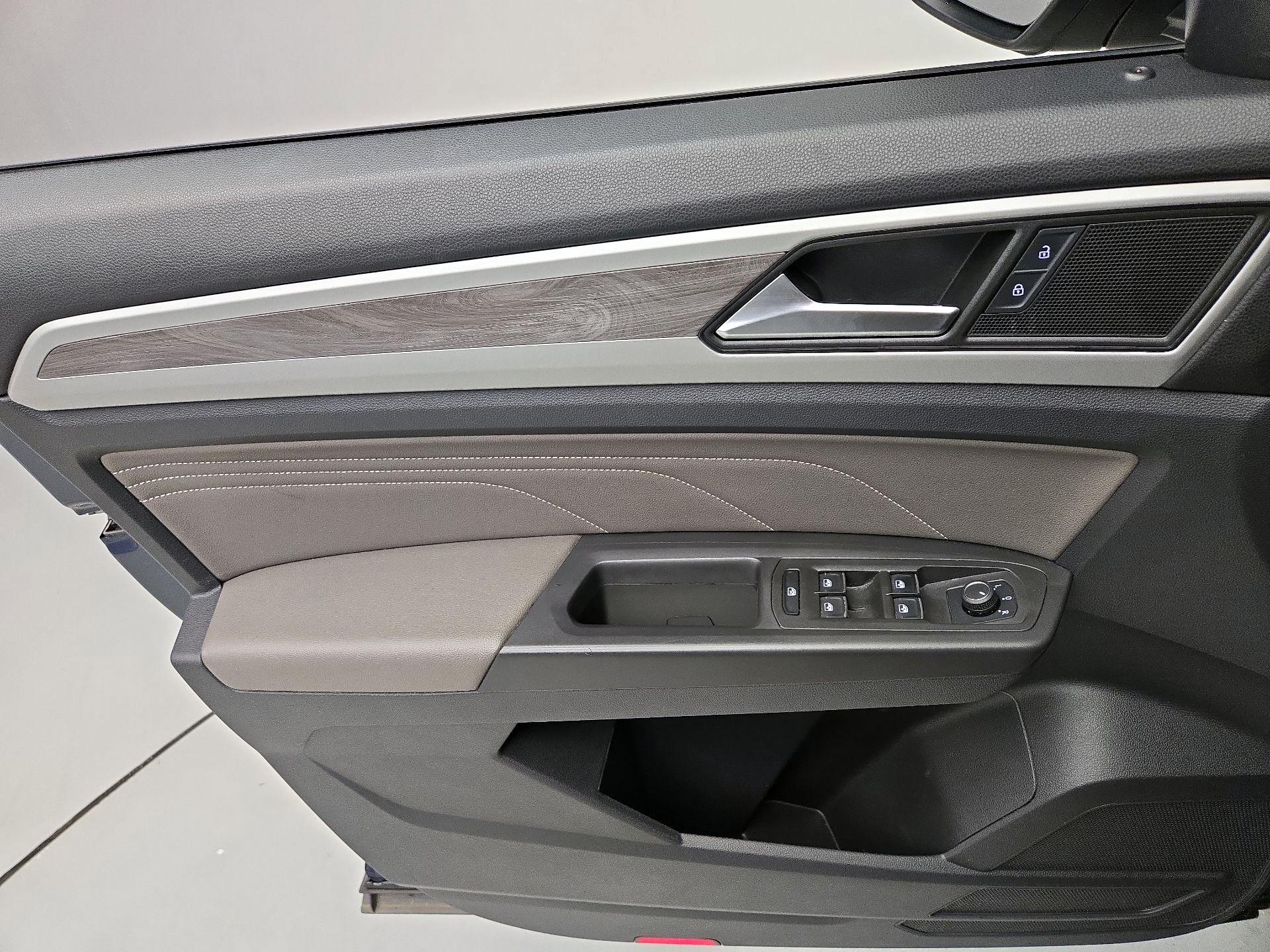 Thumbnail: 2023 Volkswagen Atlas - 12