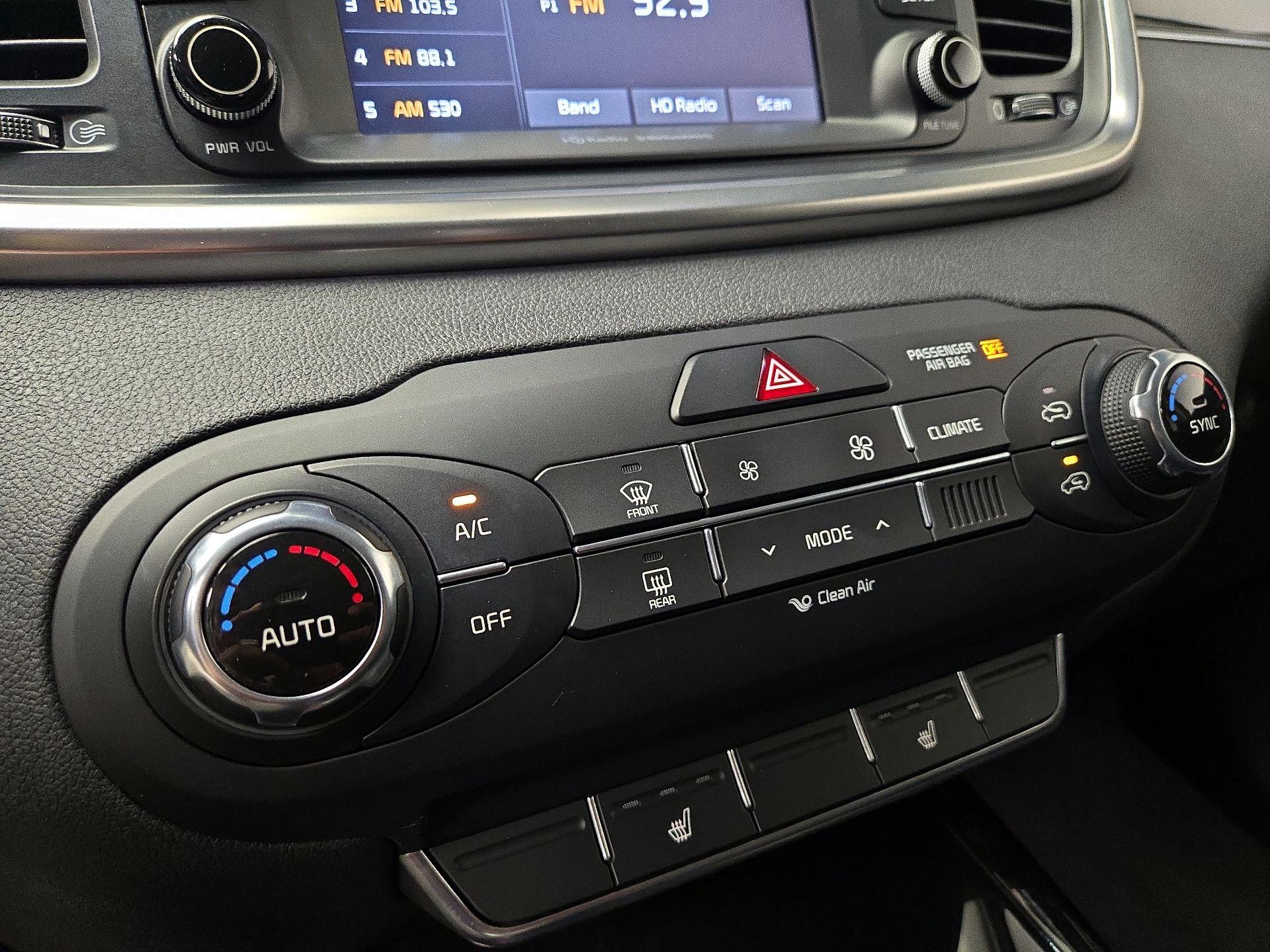 Thumbnail: 2017 Kia Sorento - 16