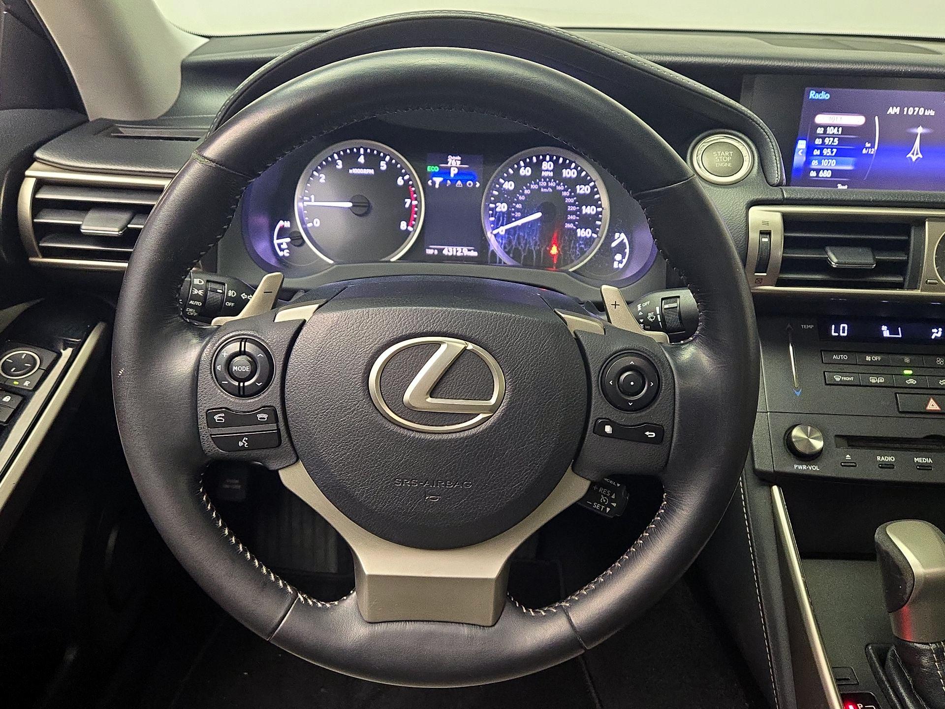 Thumbnail: 2015 Lexus IS - 10