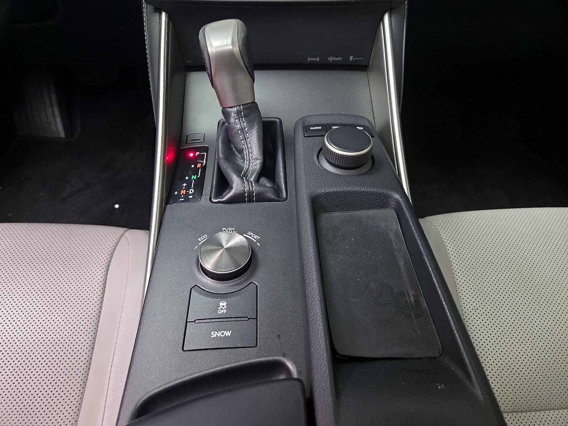 Thumbnail: 2015 Lexus IS - 17
