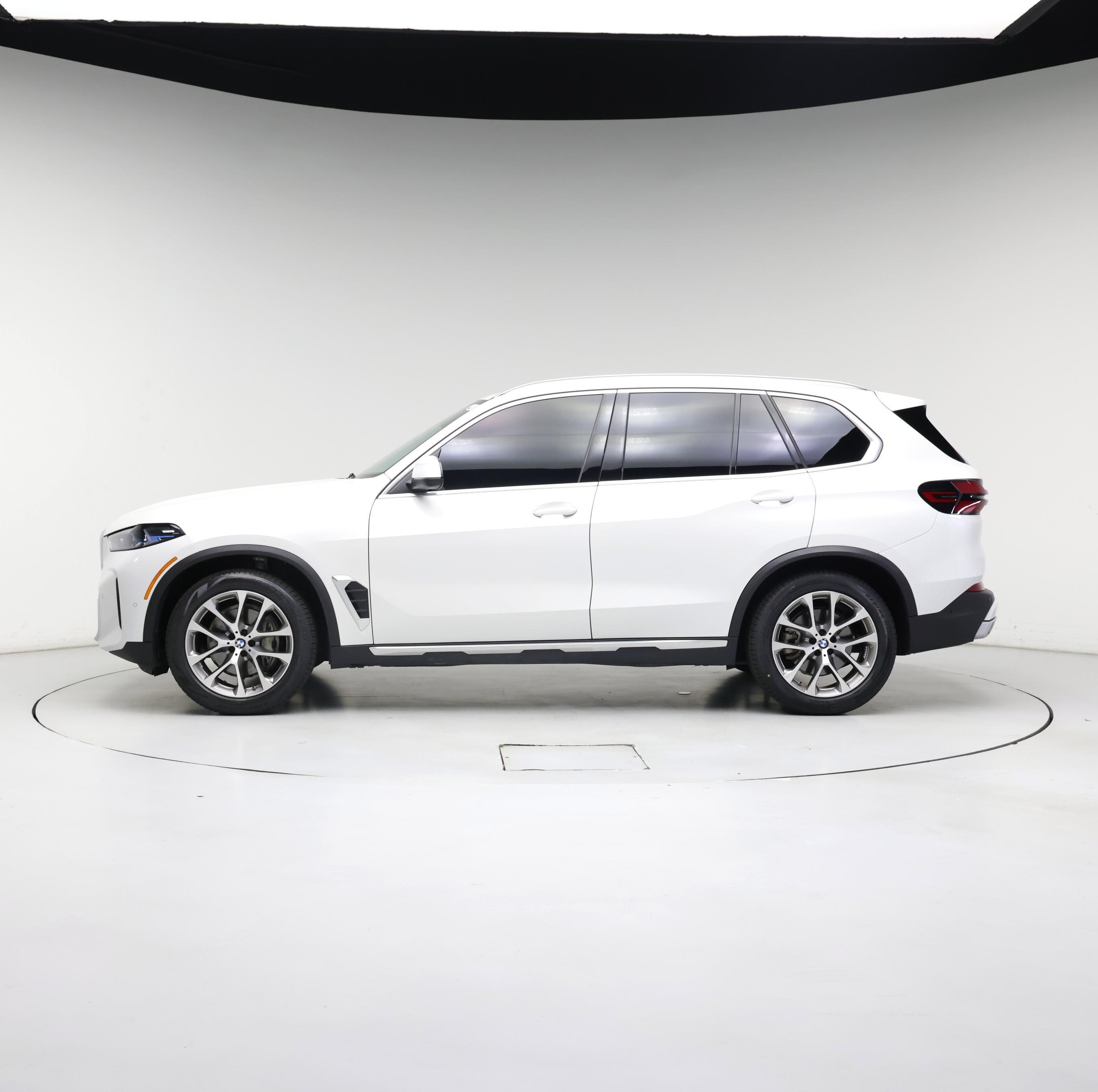 Thumbnail: 2024 BMW X5 - 3
