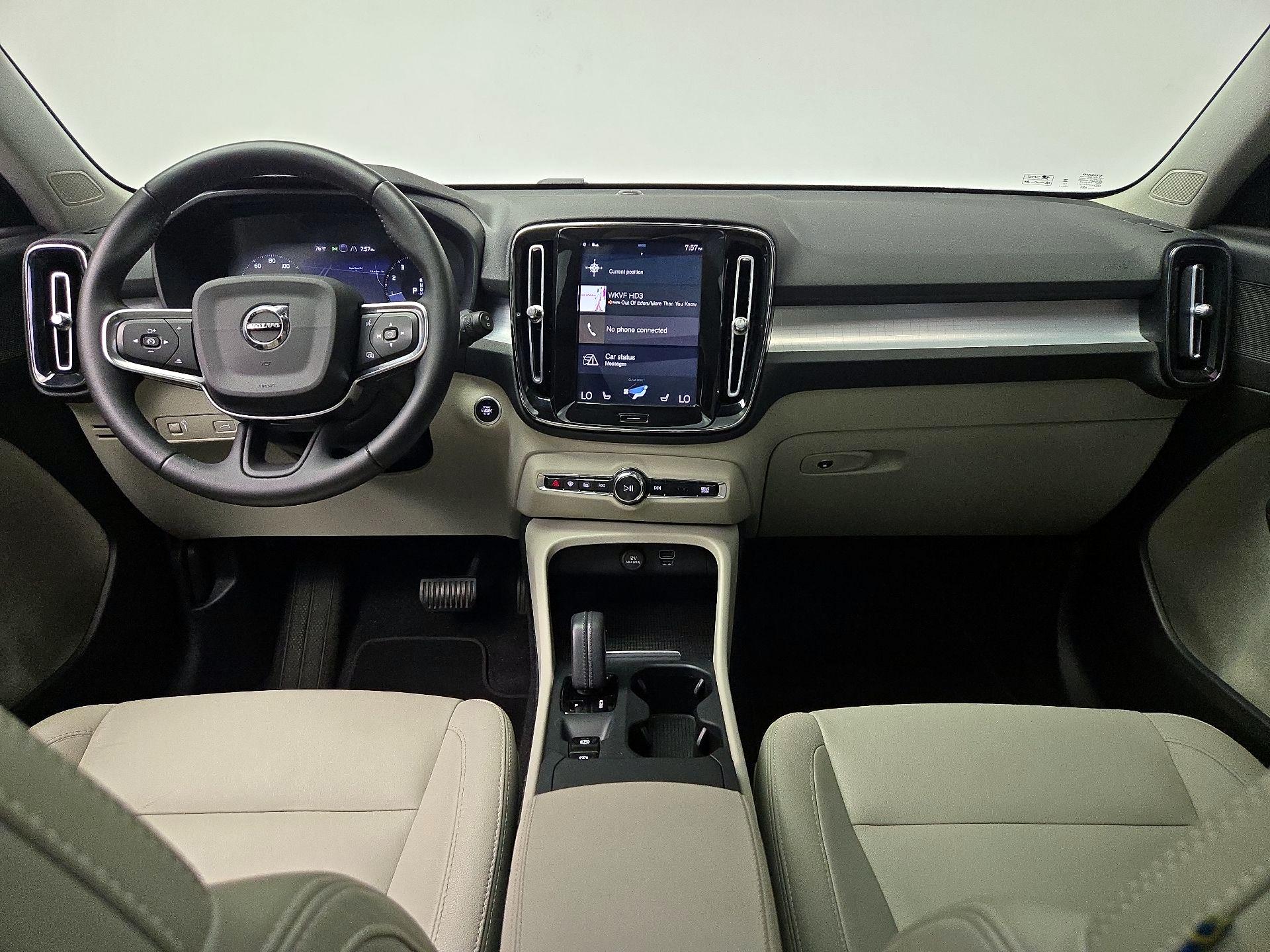 Thumbnail: 2021 Volvo XC40 - 9