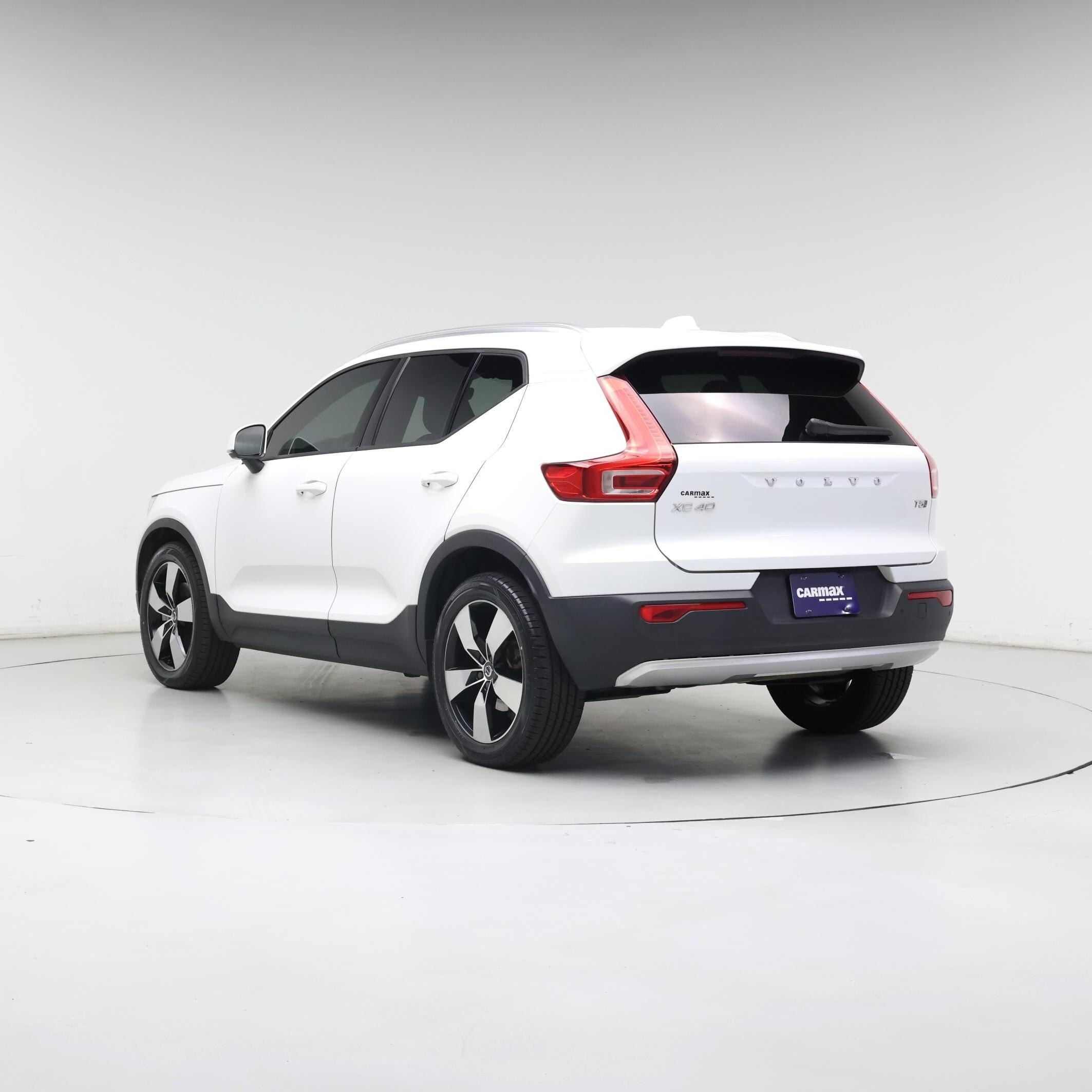 Thumbnail: 2021 Volvo XC40 - 2