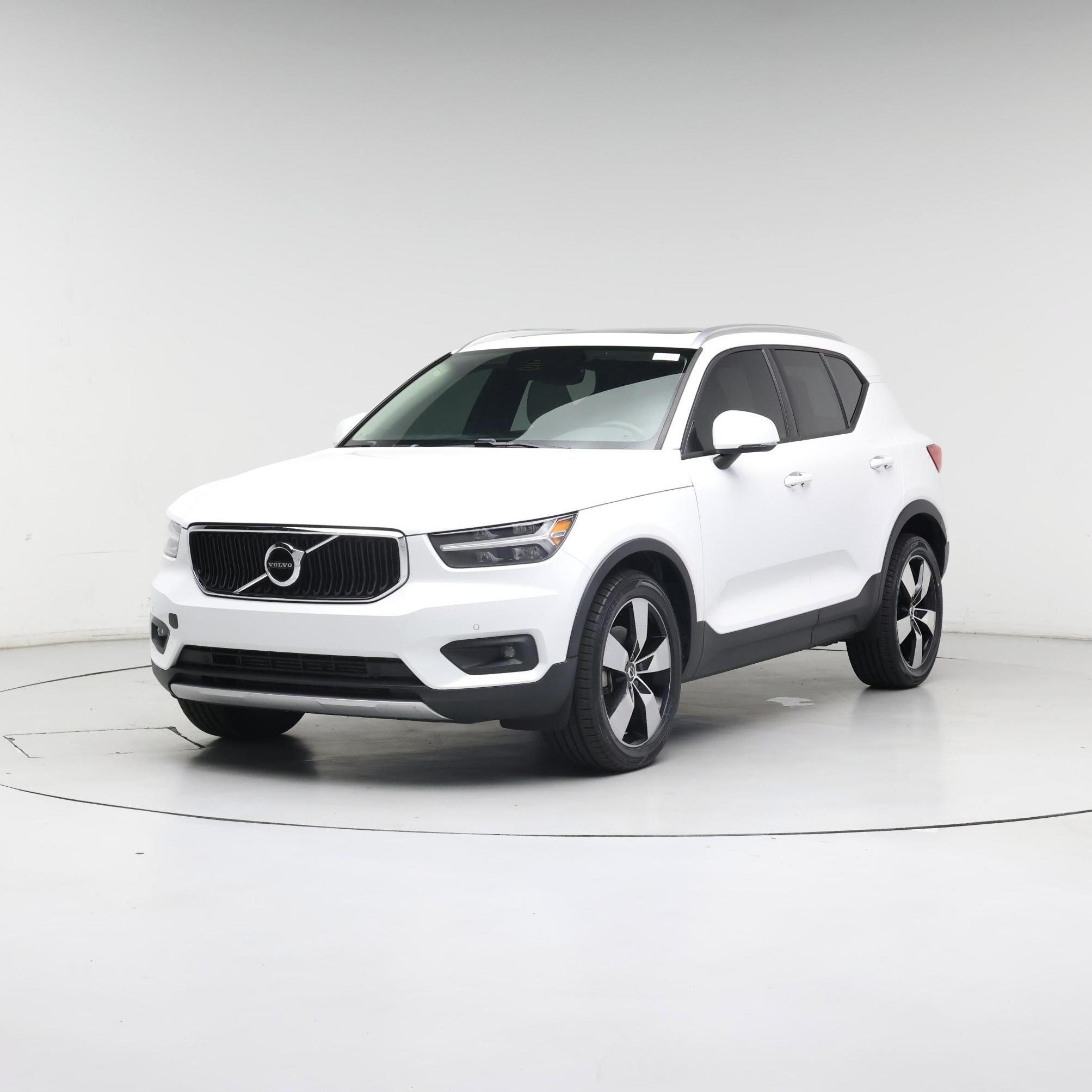 Thumbnail: 2021 Volvo XC40 - 4