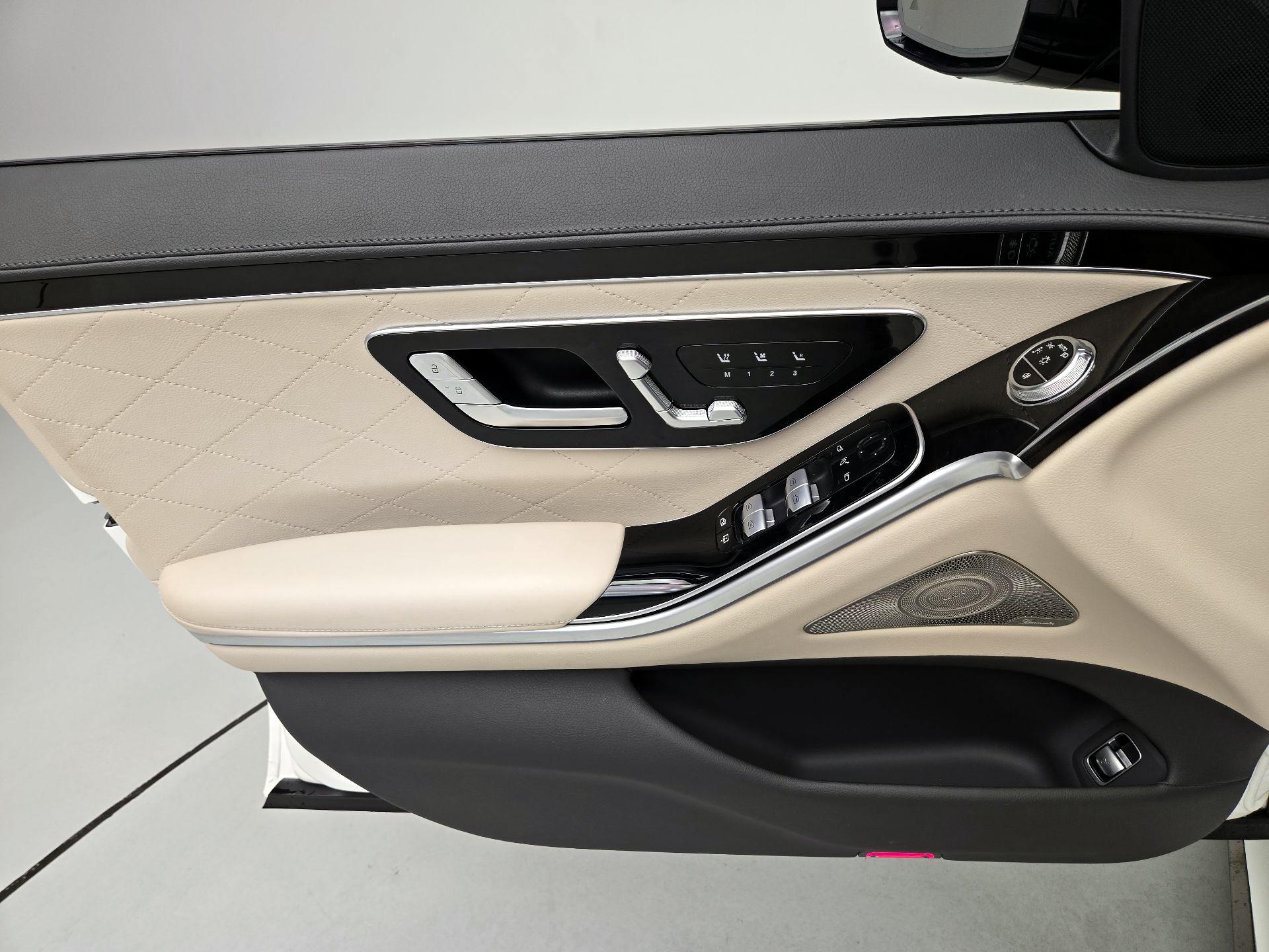 Thumbnail: 2023 Mercedes-Benz S-Class - 12