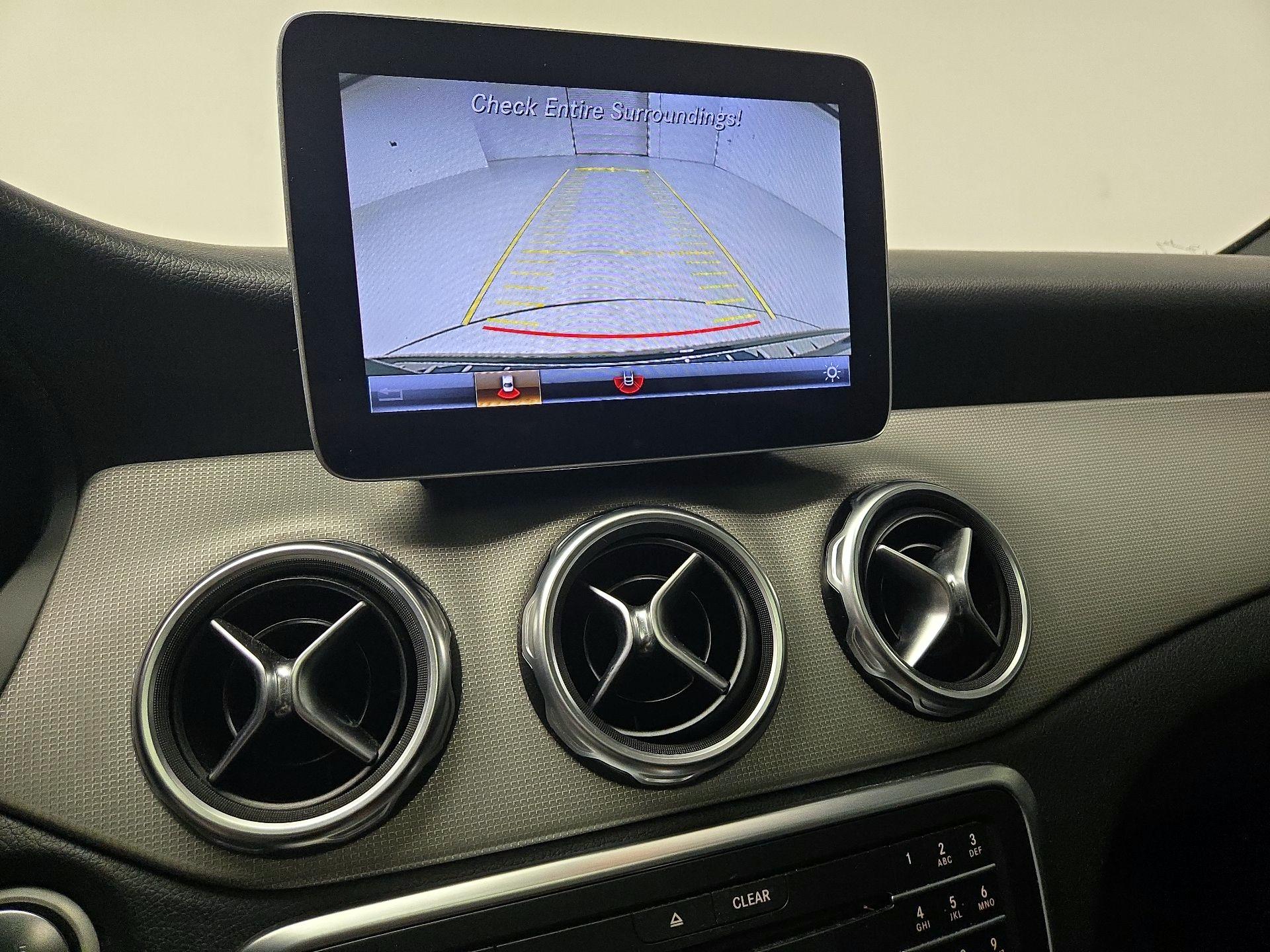 Thumbnail: 2018 Mercedes-Benz GLA - 14