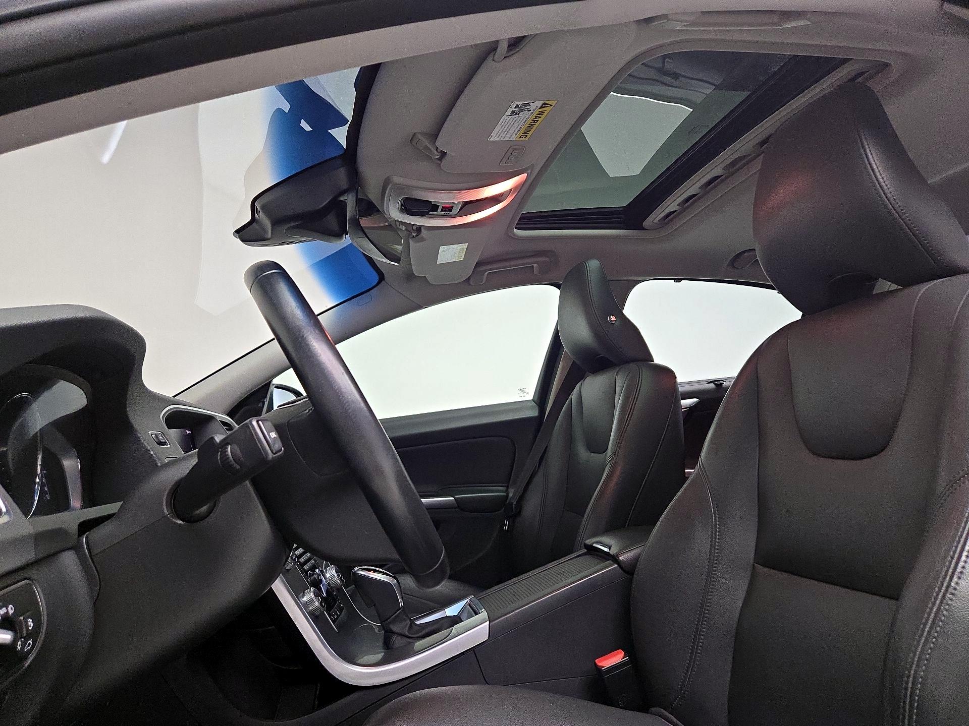 Thumbnail: 2017 Volvo S60 - 20