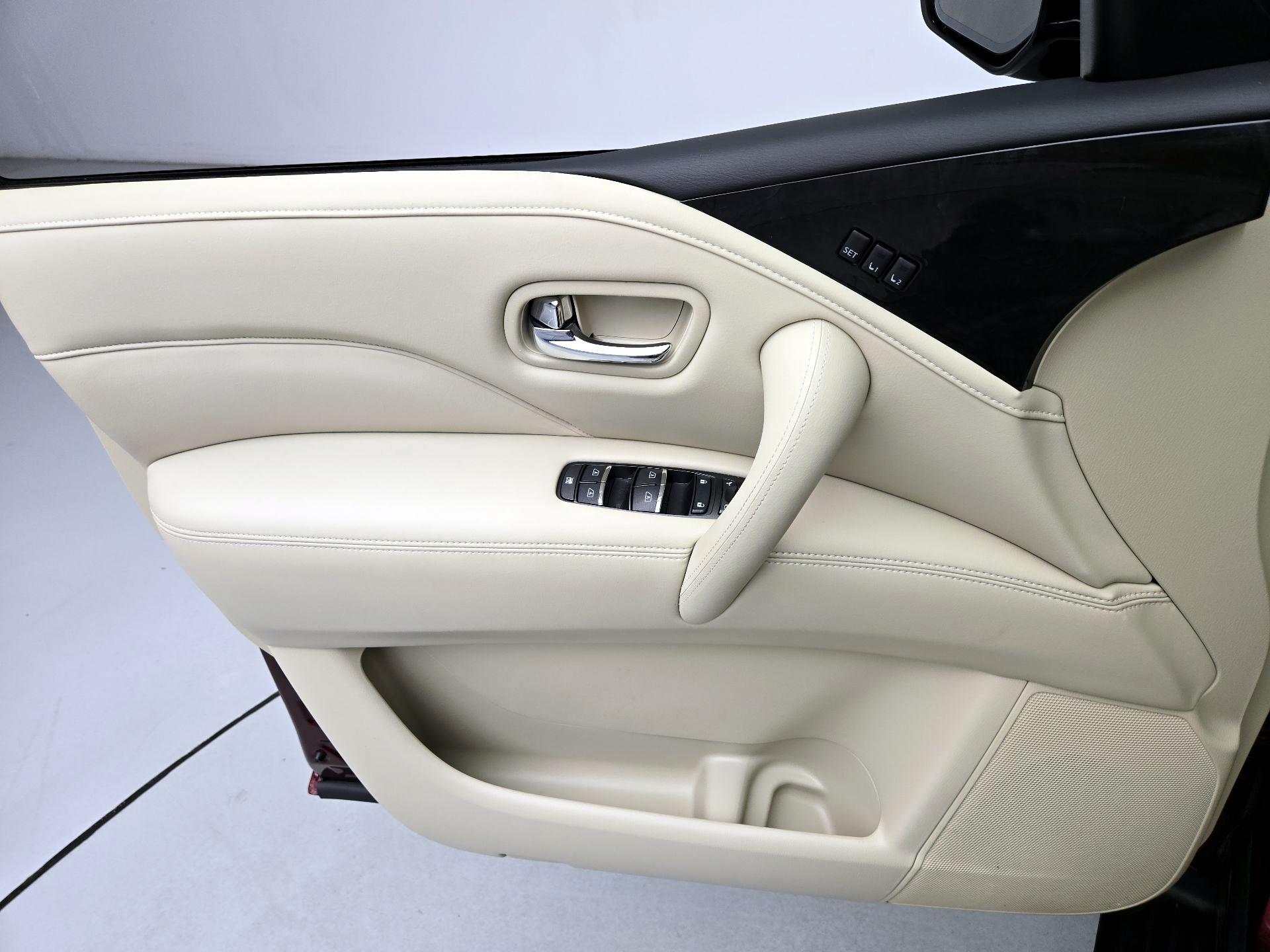 Thumbnail: 2022 INFINITI QX80 - 12