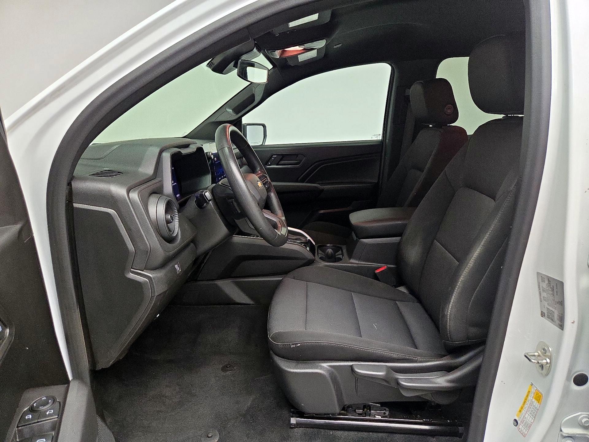 Thumbnail: 2024 Chevrolet Colorado - 11