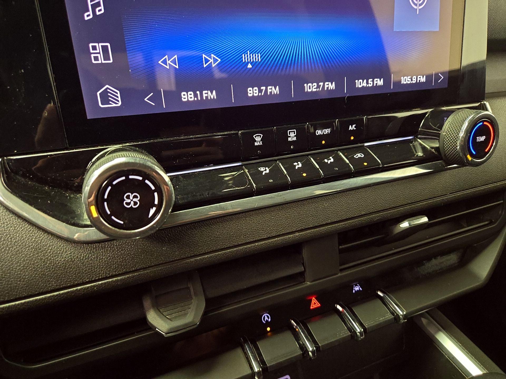 Thumbnail: 2024 Chevrolet Colorado - 17