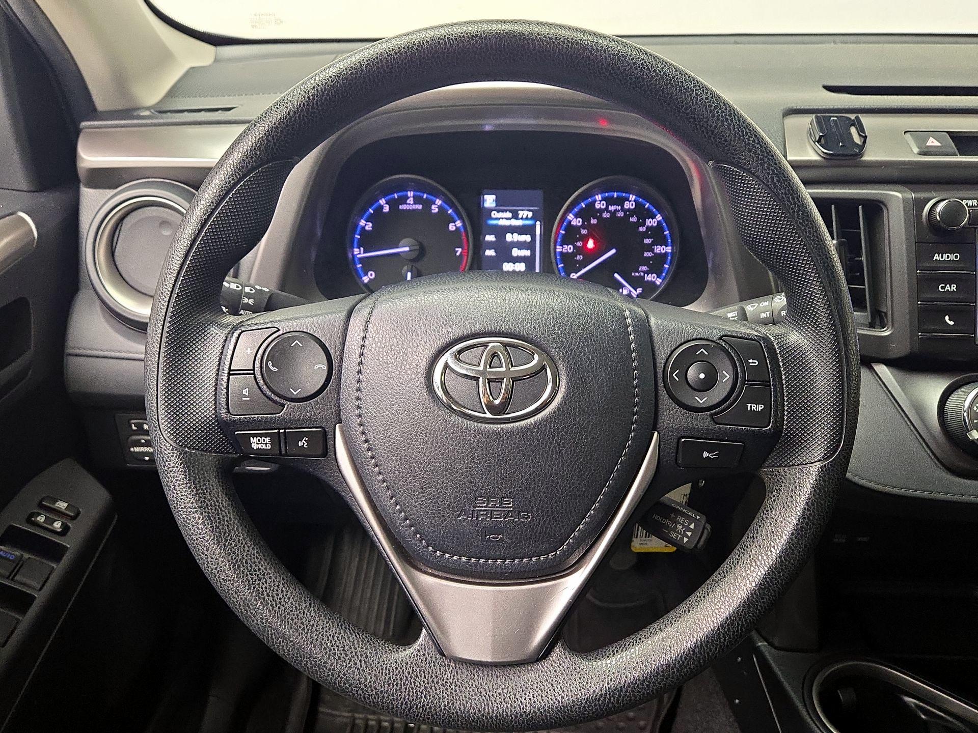 Thumbnail: 2018 Toyota RAV4 - 10