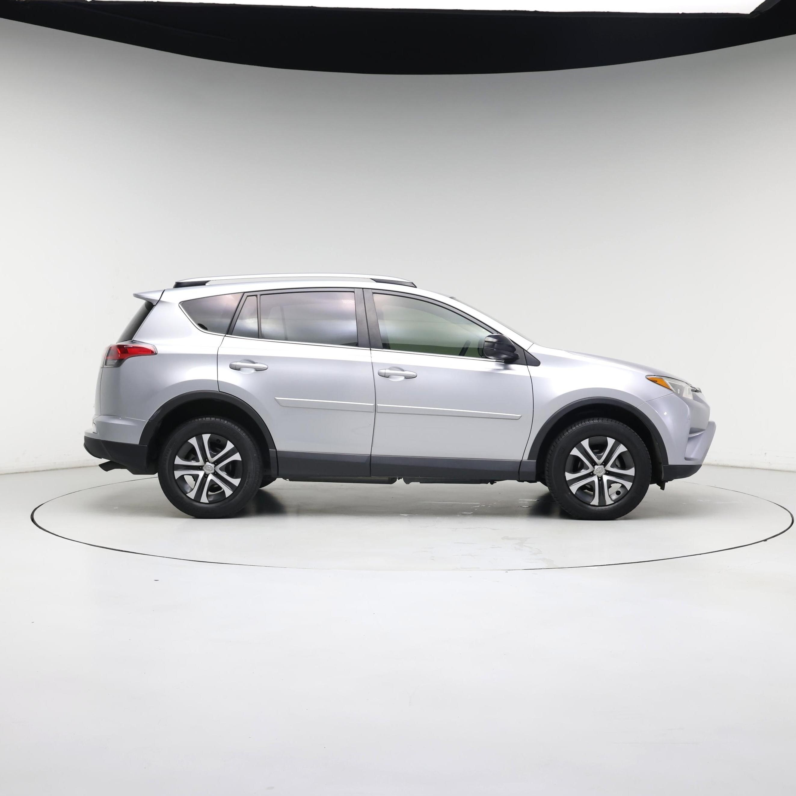 Thumbnail: 2018 Toyota RAV4 - 7