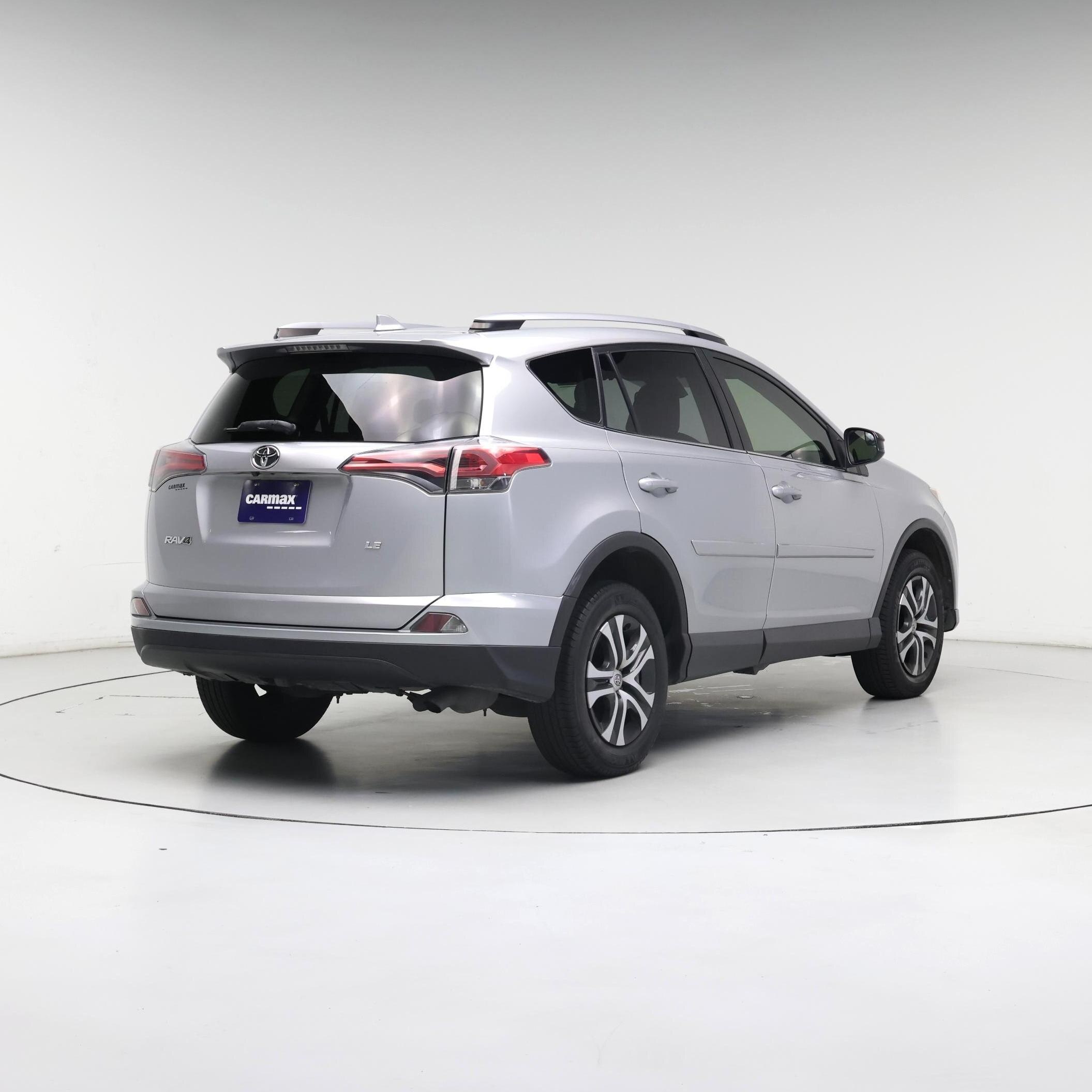 Thumbnail: 2018 Toyota RAV4 - 8