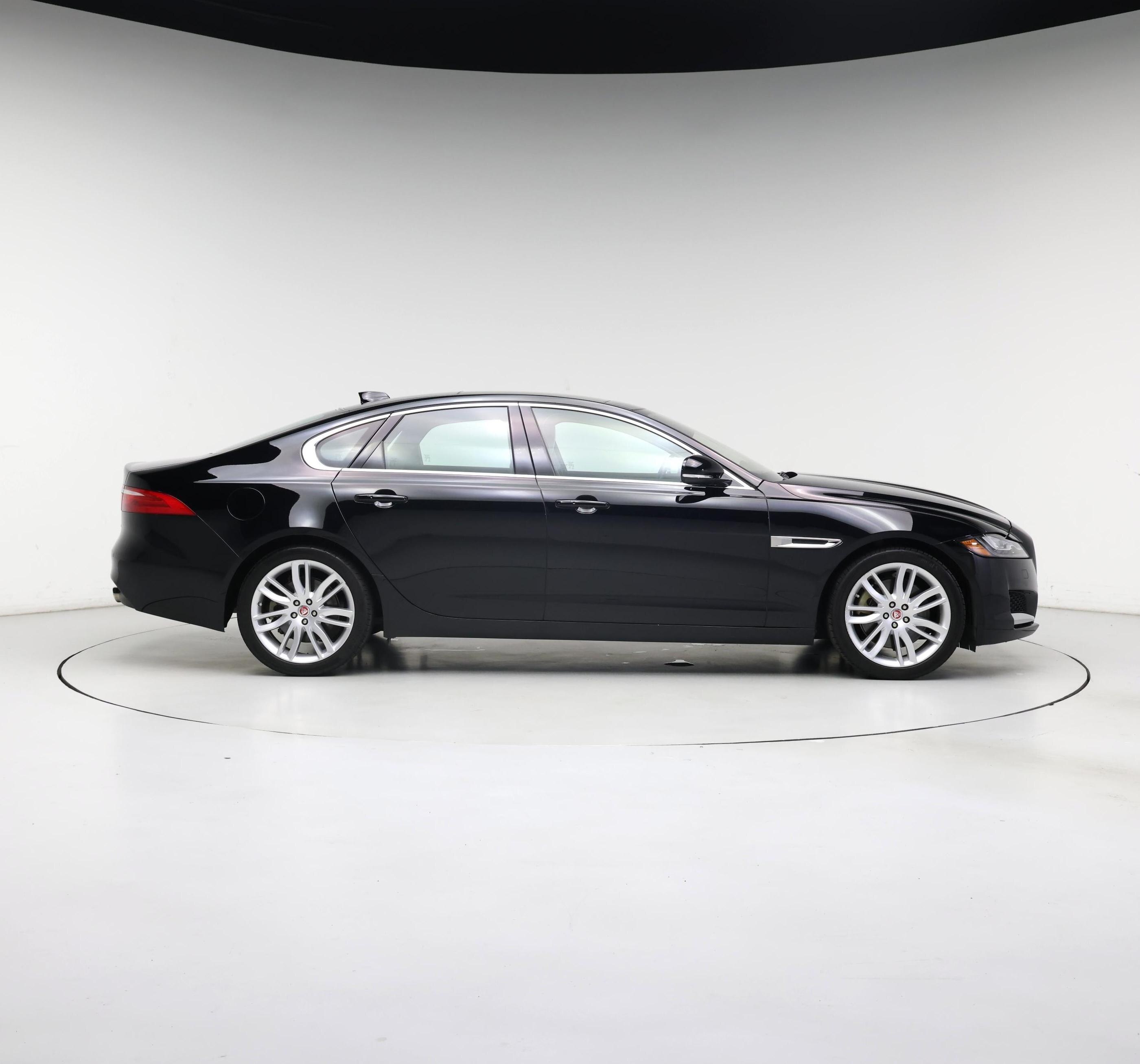 Thumbnail: 2017 Jaguar XF - 7