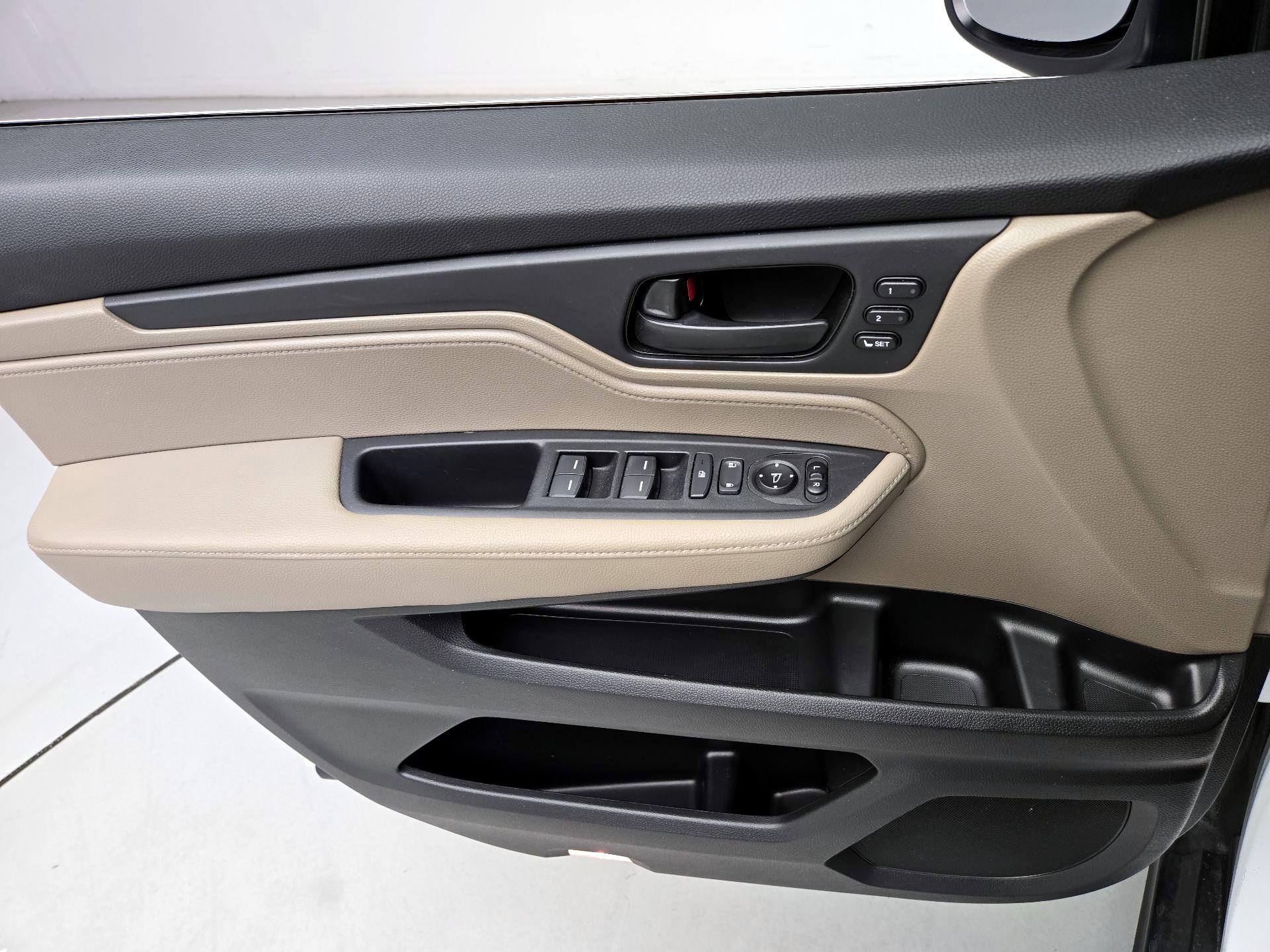 Thumbnail: 2020 Honda Odyssey - 12