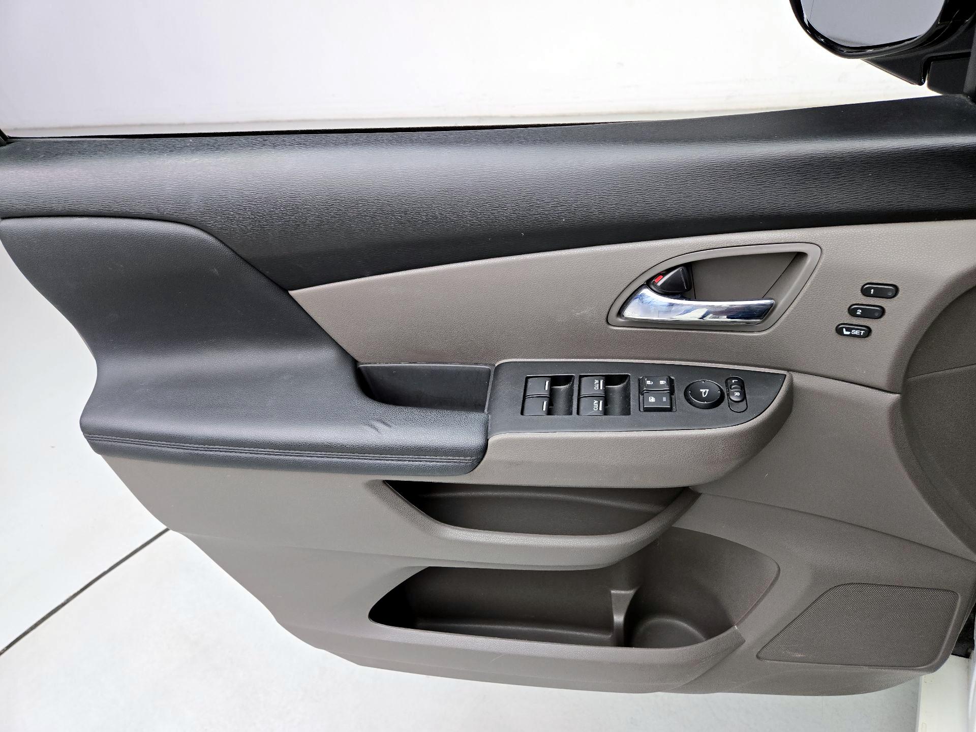 Thumbnail: 2016 Honda Odyssey - 12
