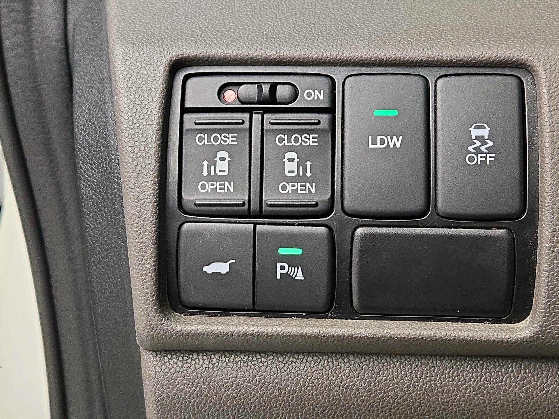 Thumbnail: 2016 Honda Odyssey - 13