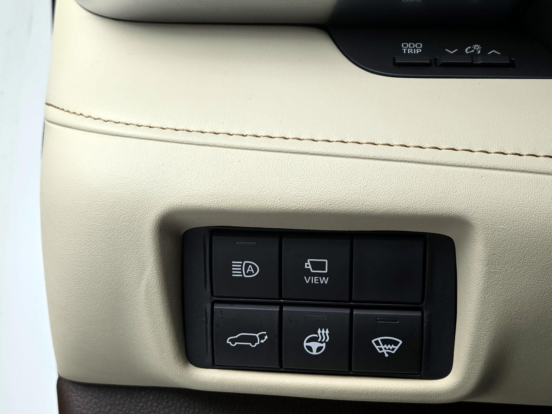 Thumbnail: 2021 Toyota Highlander - 13