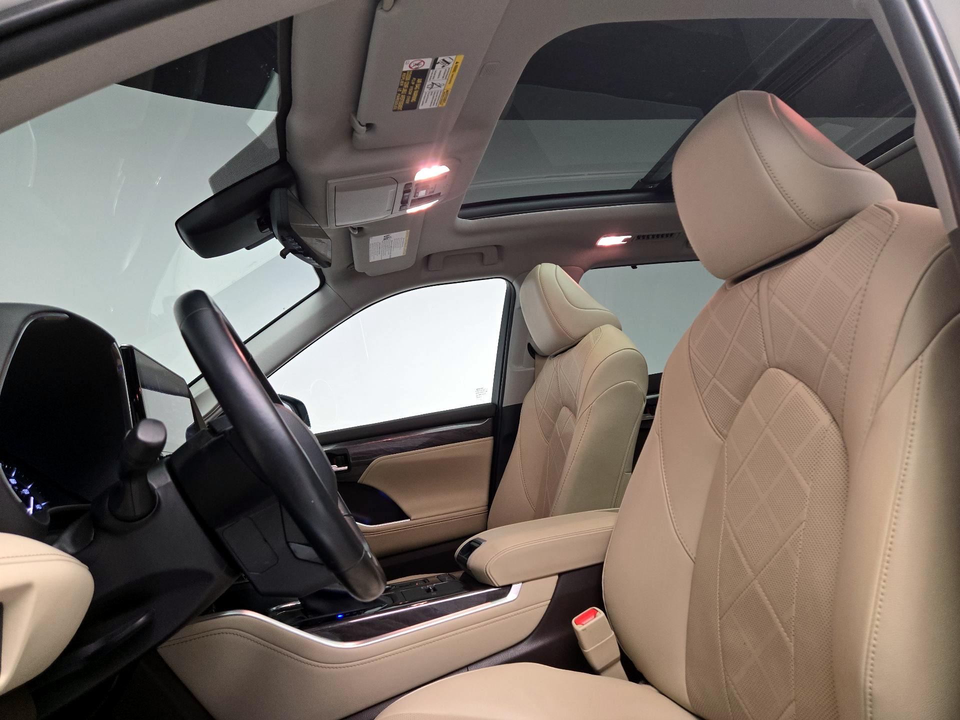 Thumbnail: 2021 Toyota Highlander - 20