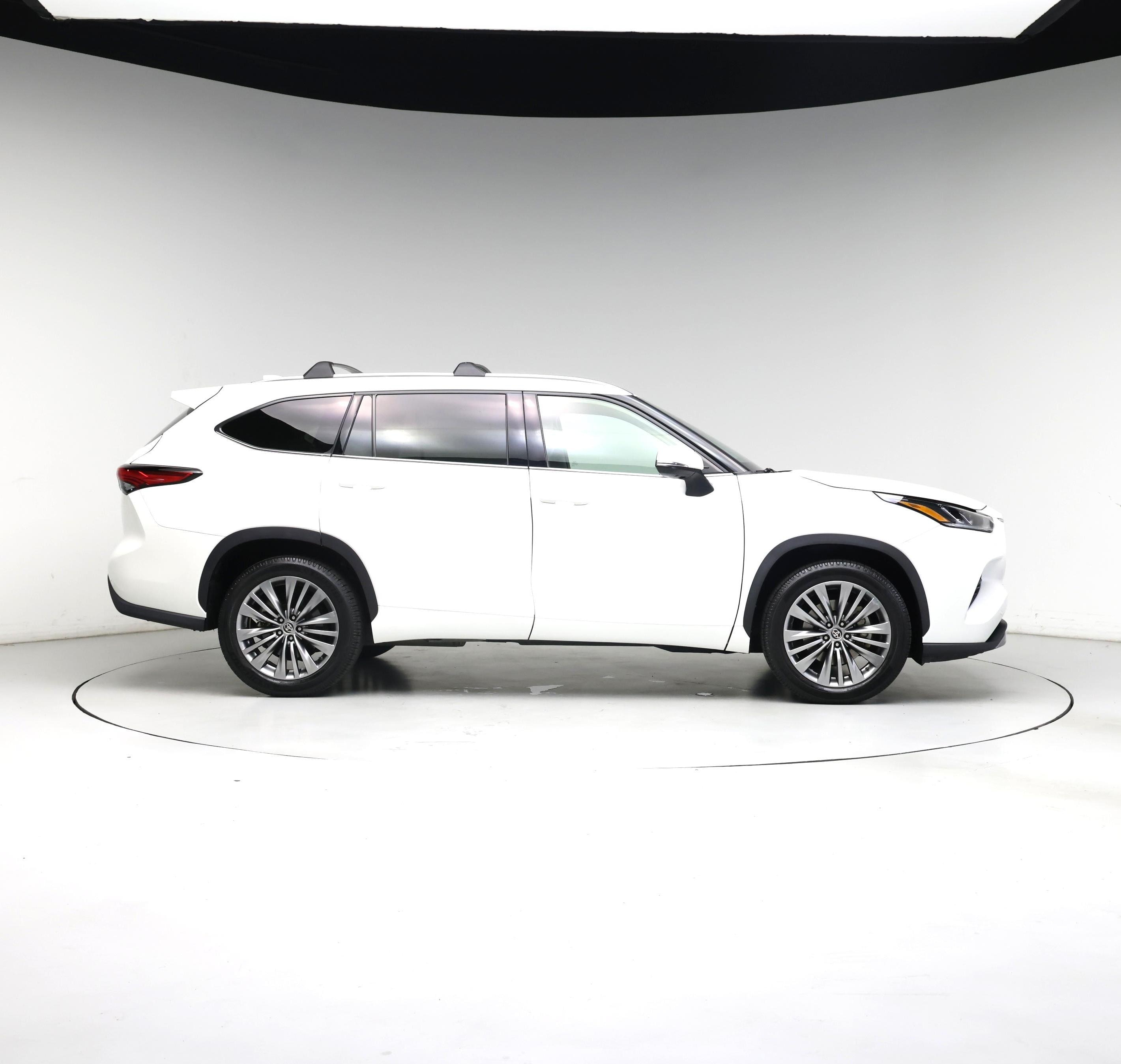 Thumbnail: 2021 Toyota Highlander - 7