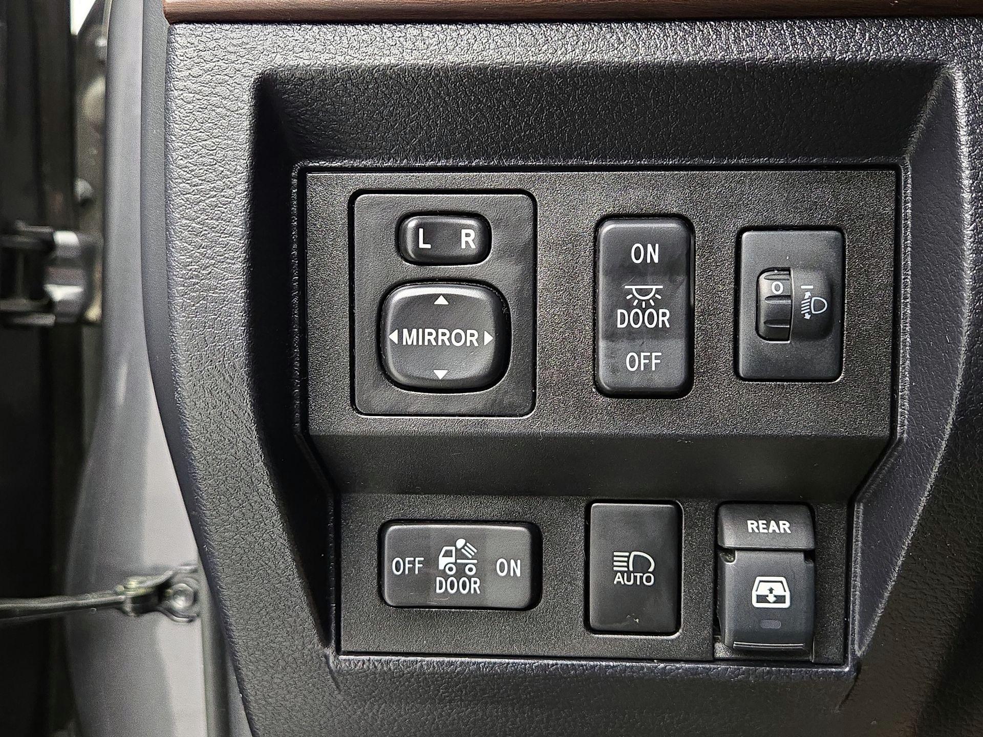 Thumbnail: 2018 Toyota Tundra - 13
