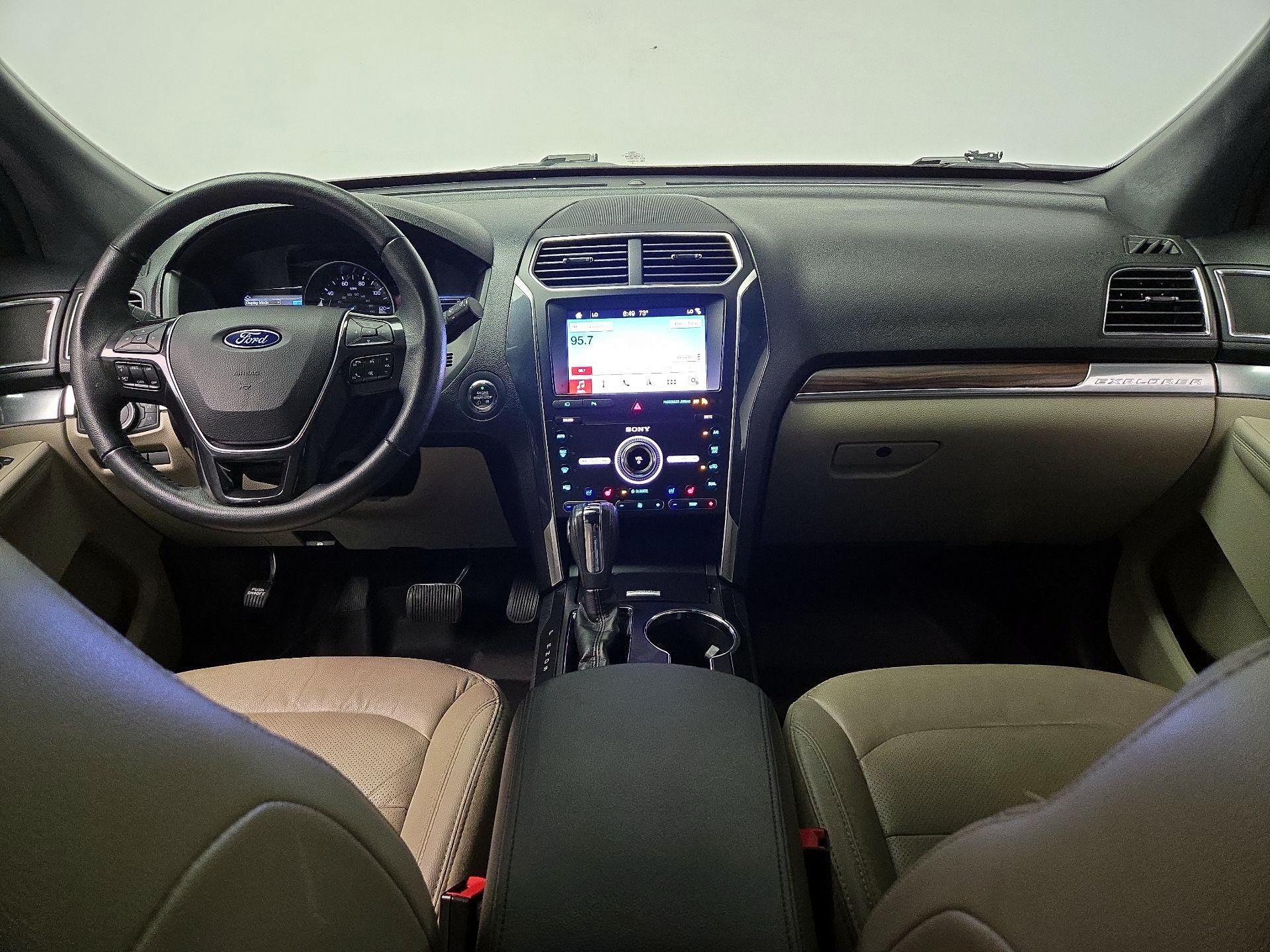 Thumbnail: 2019 Ford Explorer - 9