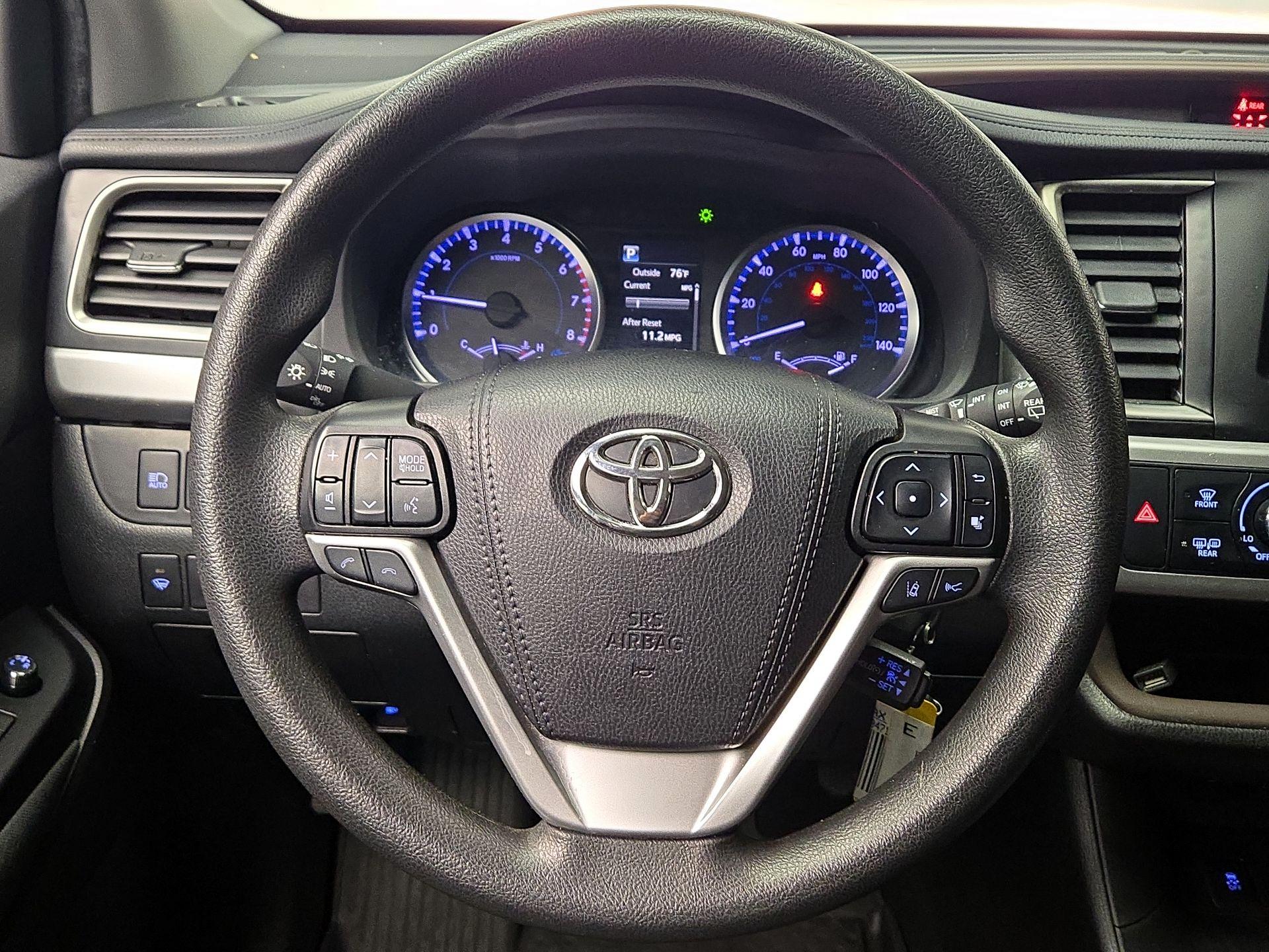 Thumbnail: 2019 Toyota Highlander - 10