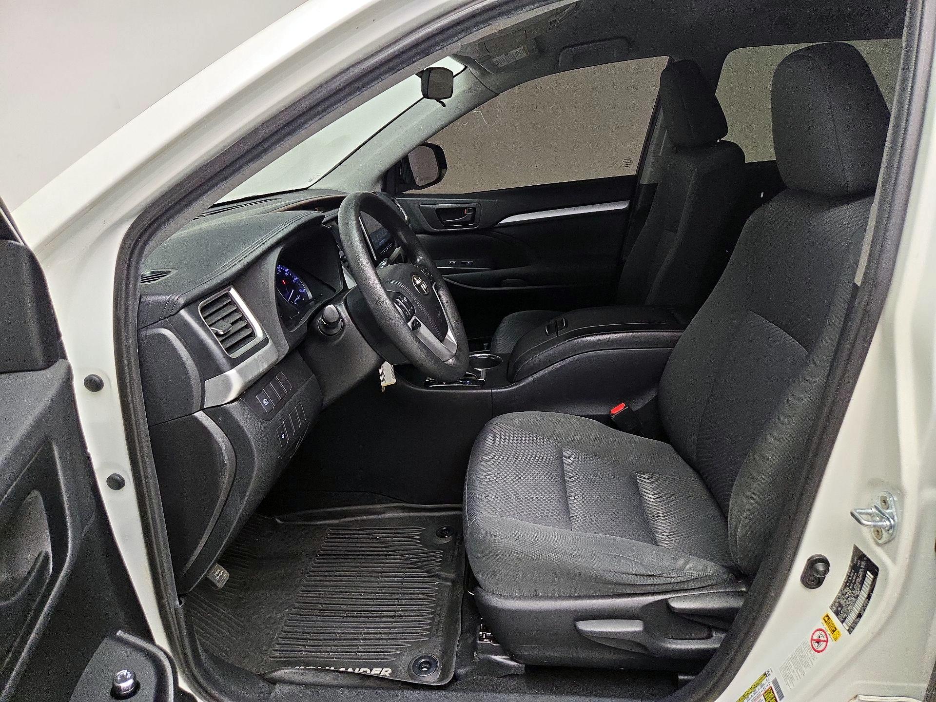 Thumbnail: 2019 Toyota Highlander - 11