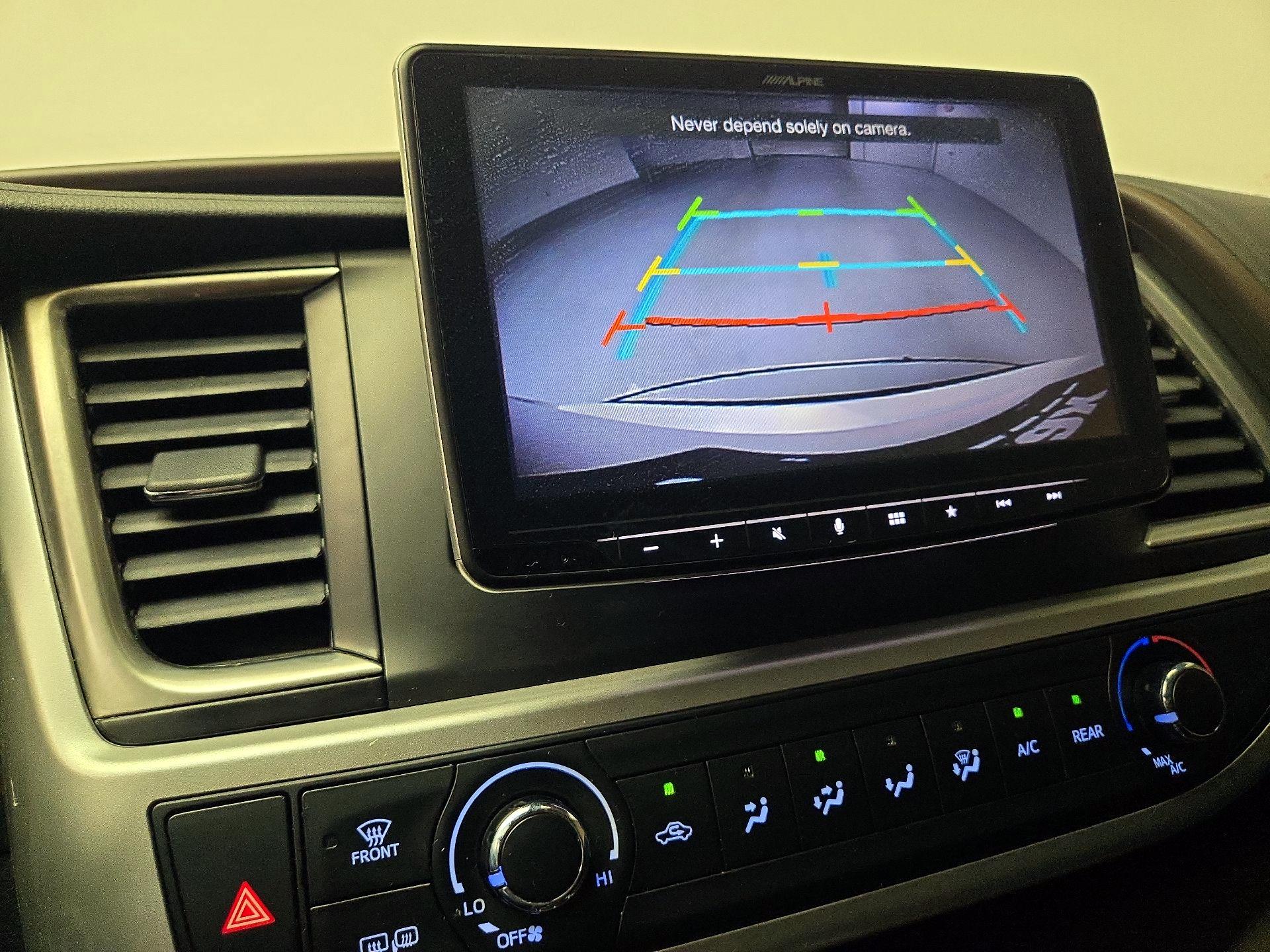 Thumbnail: 2019 Toyota Highlander - 14