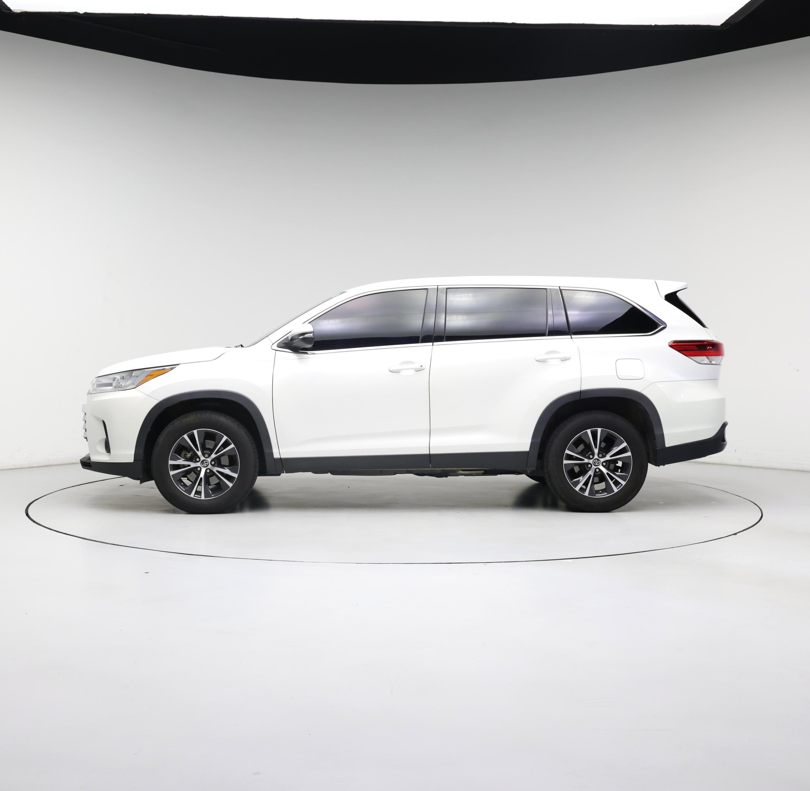 Thumbnail: 2019 Toyota Highlander - 3