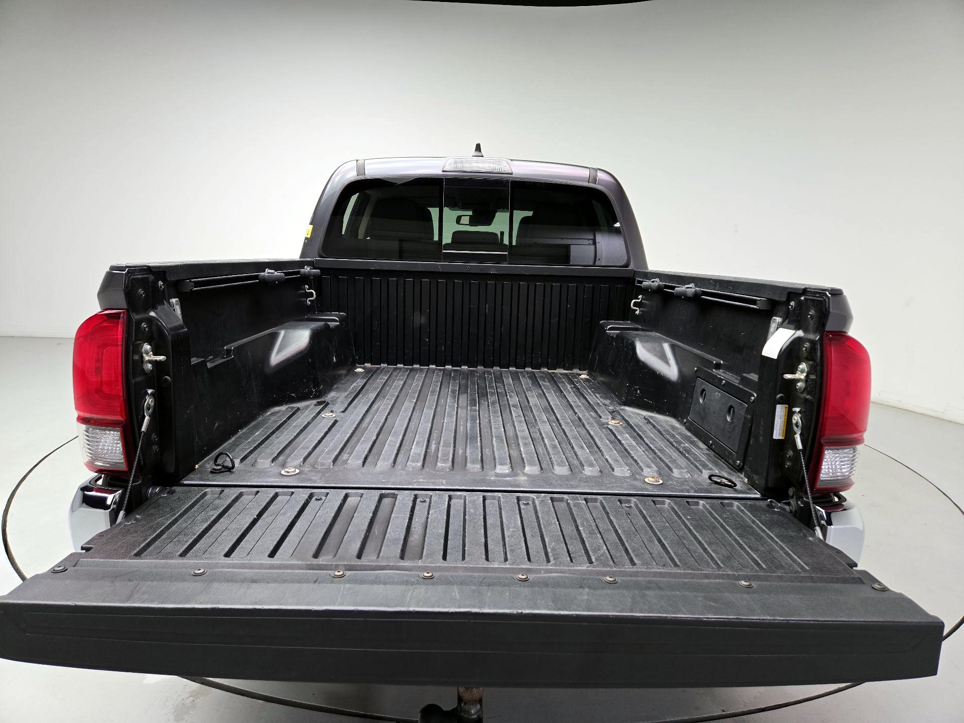 Thumbnail: 2021 Toyota Tacoma - 20
